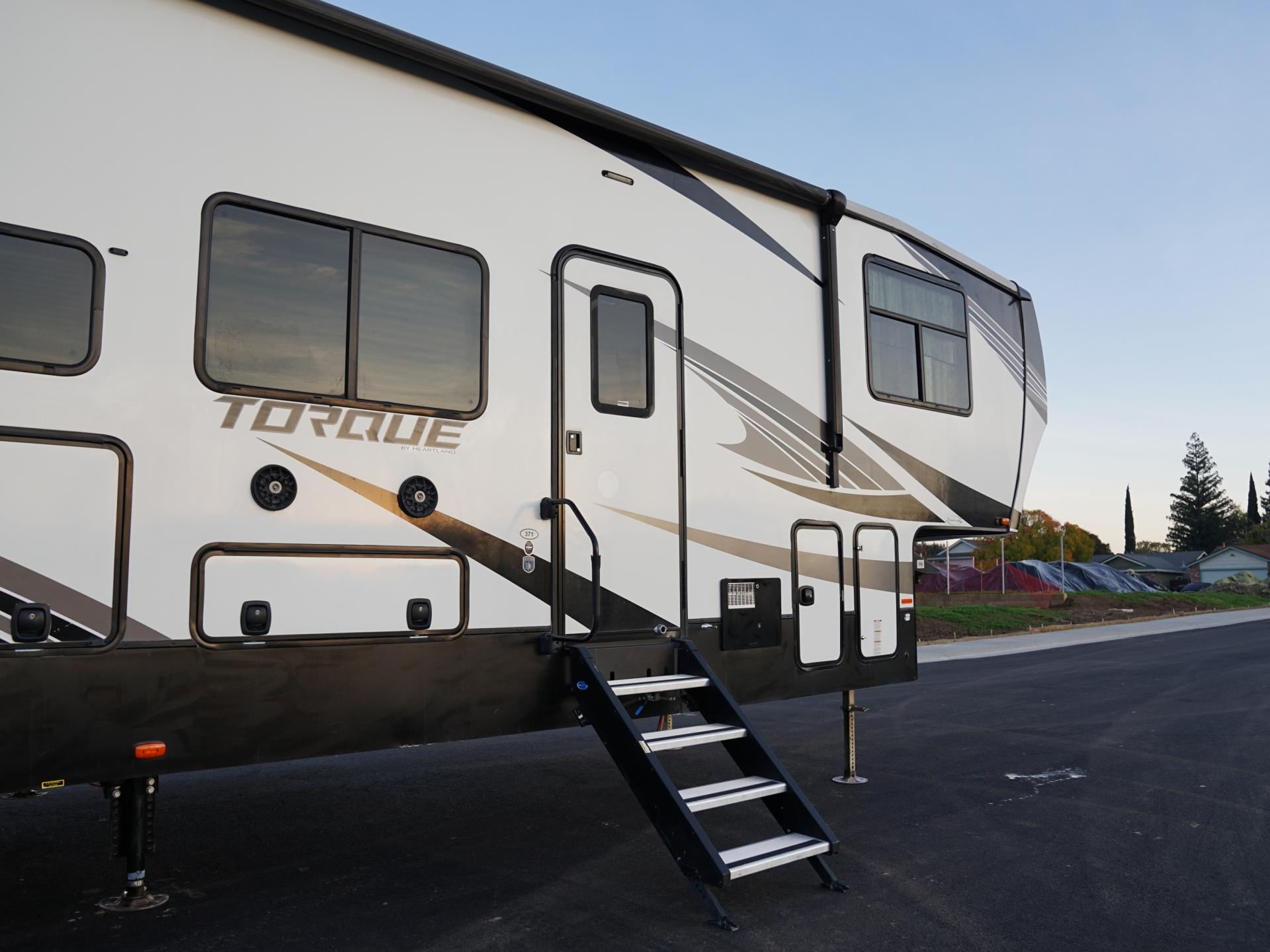 2019 HEARTLAND TORQUE 371