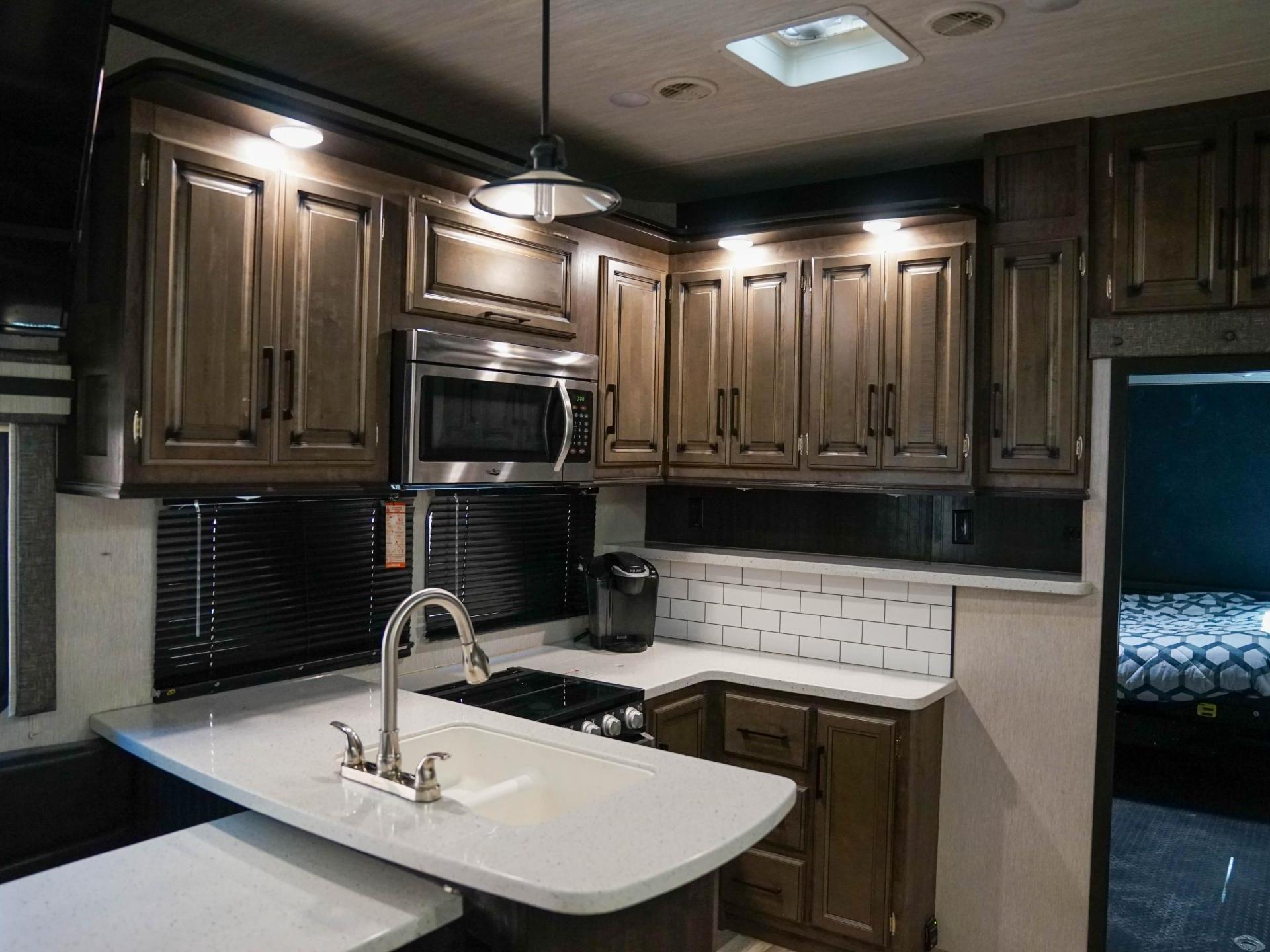 2019 HEARTLAND TORQUE 371