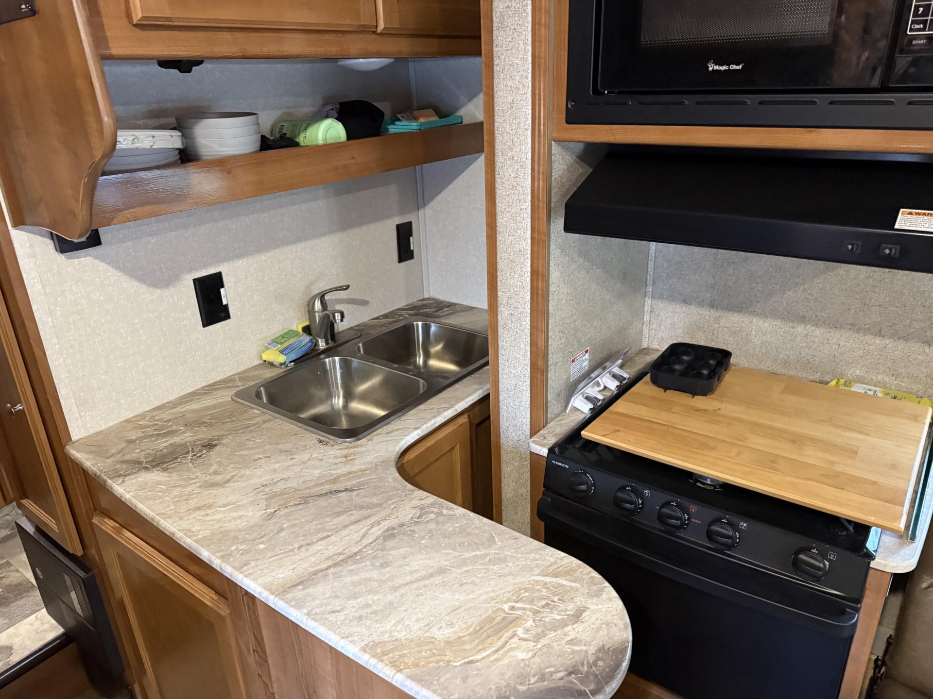 2019 COACHMEN LEPRECHAUN 260QB