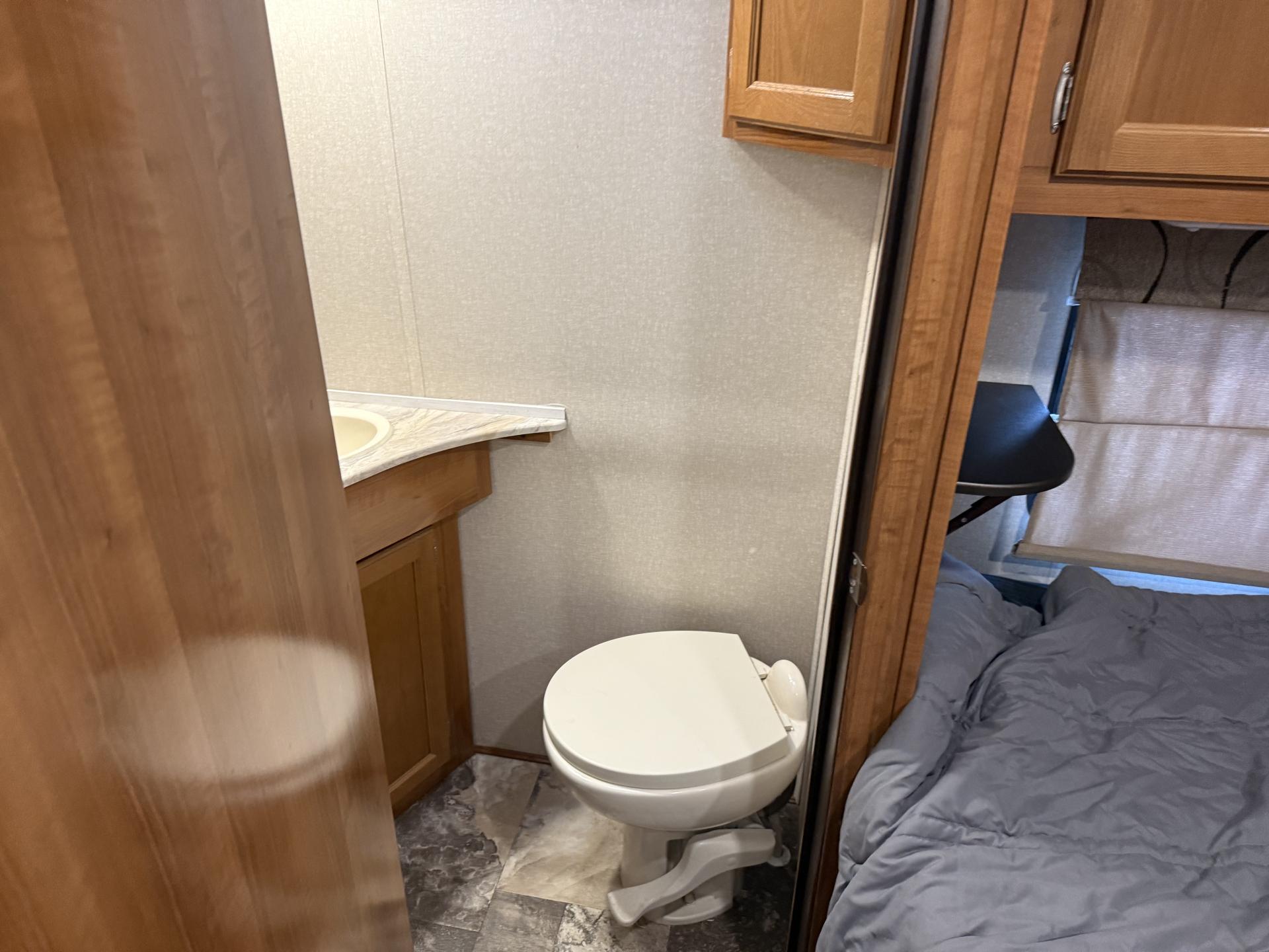 2019 COACHMEN LEPRECHAUN 260QB