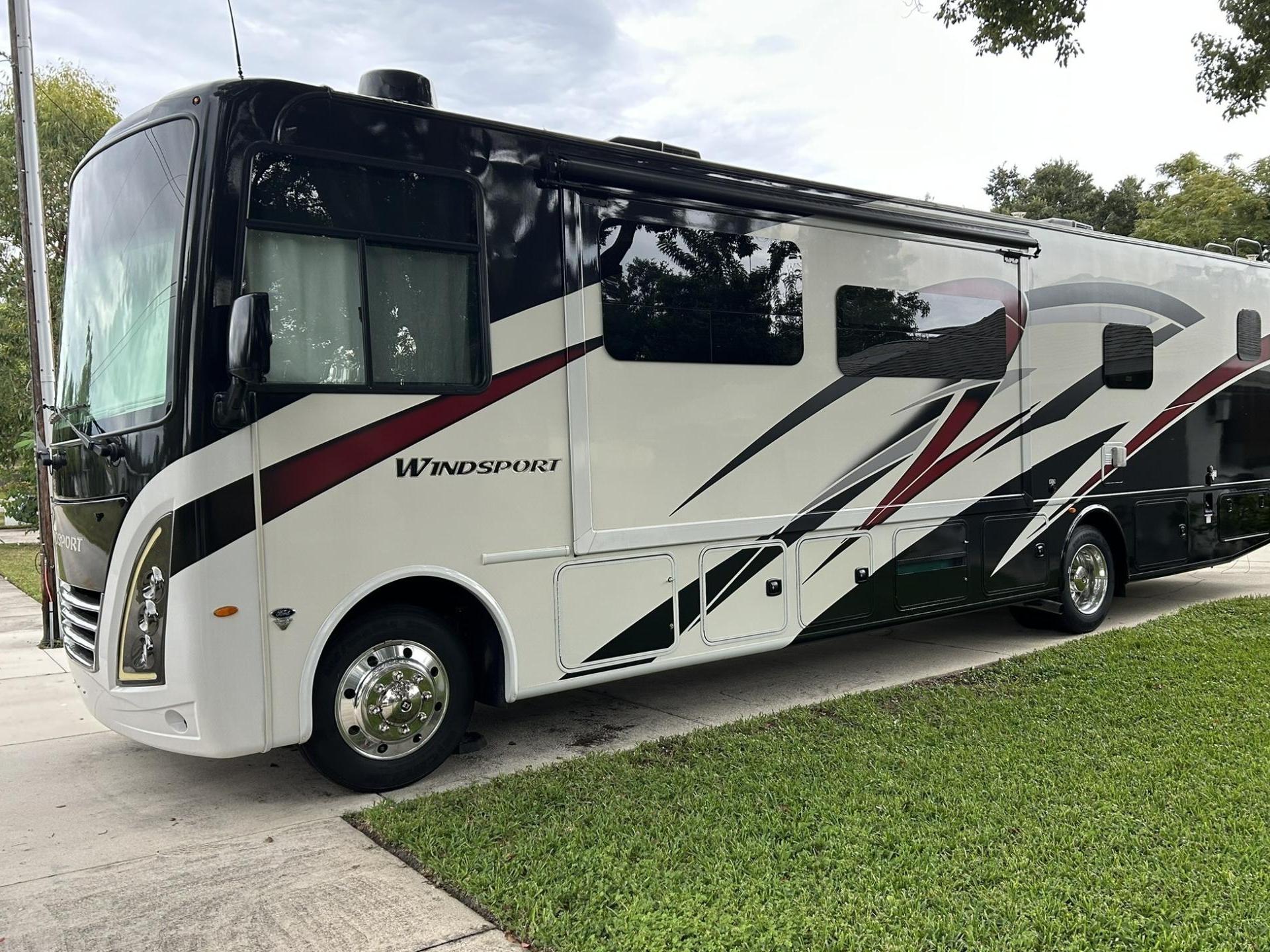2023 THOR MOTOR COACH WINDSPORT 35M