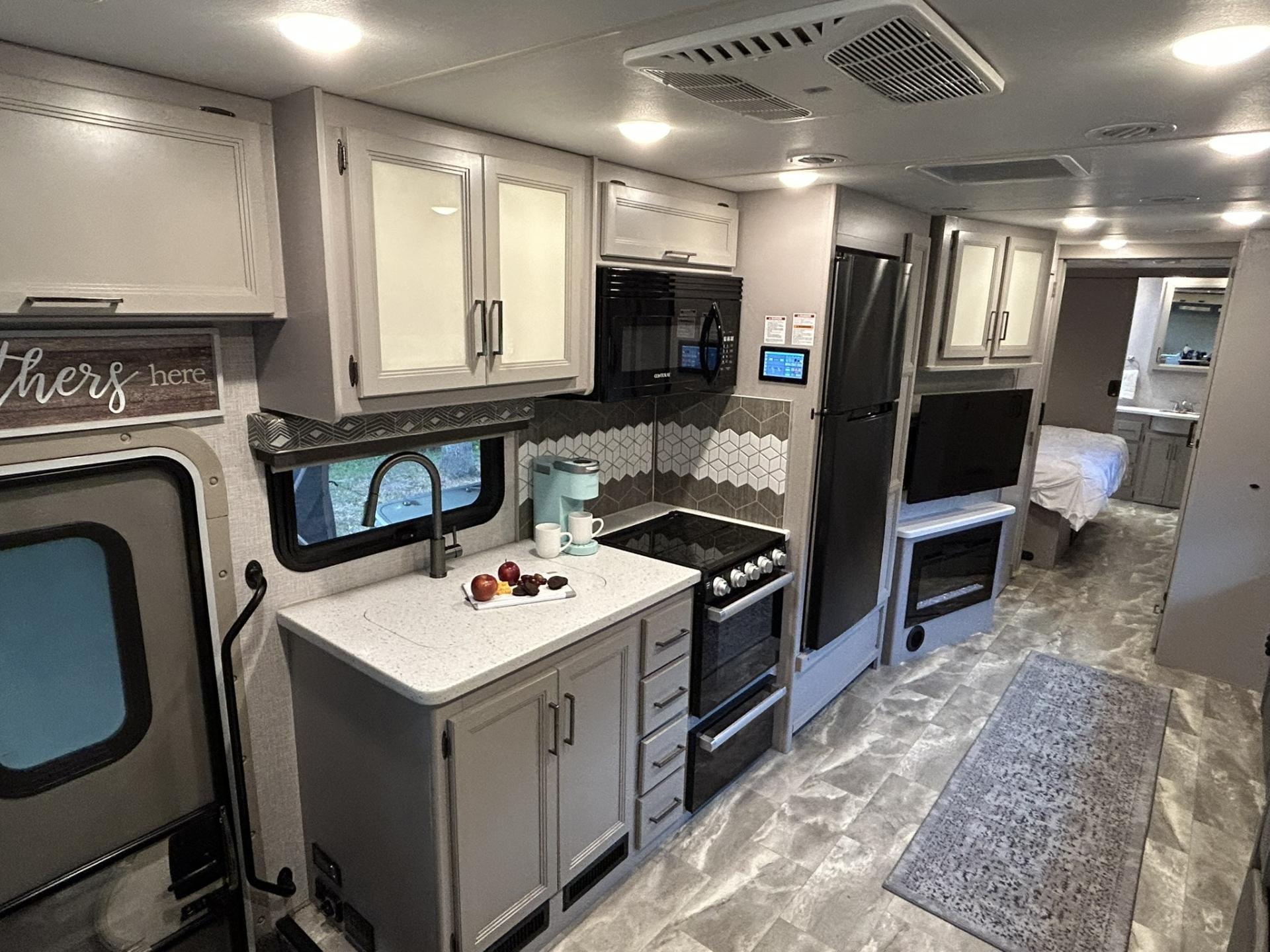 2023 THOR MOTOR COACH WINDSPORT 35M