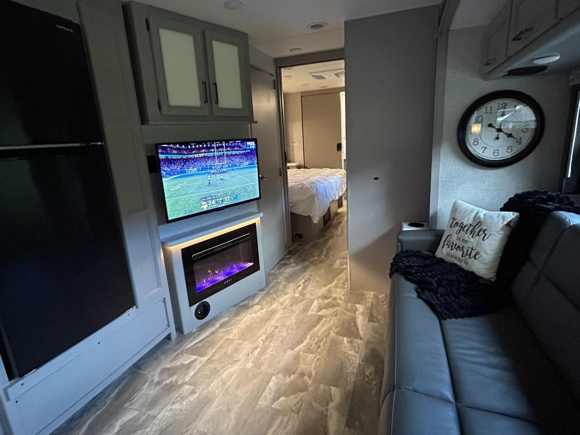 2023 THOR MOTOR COACH WINDSPORT 35M