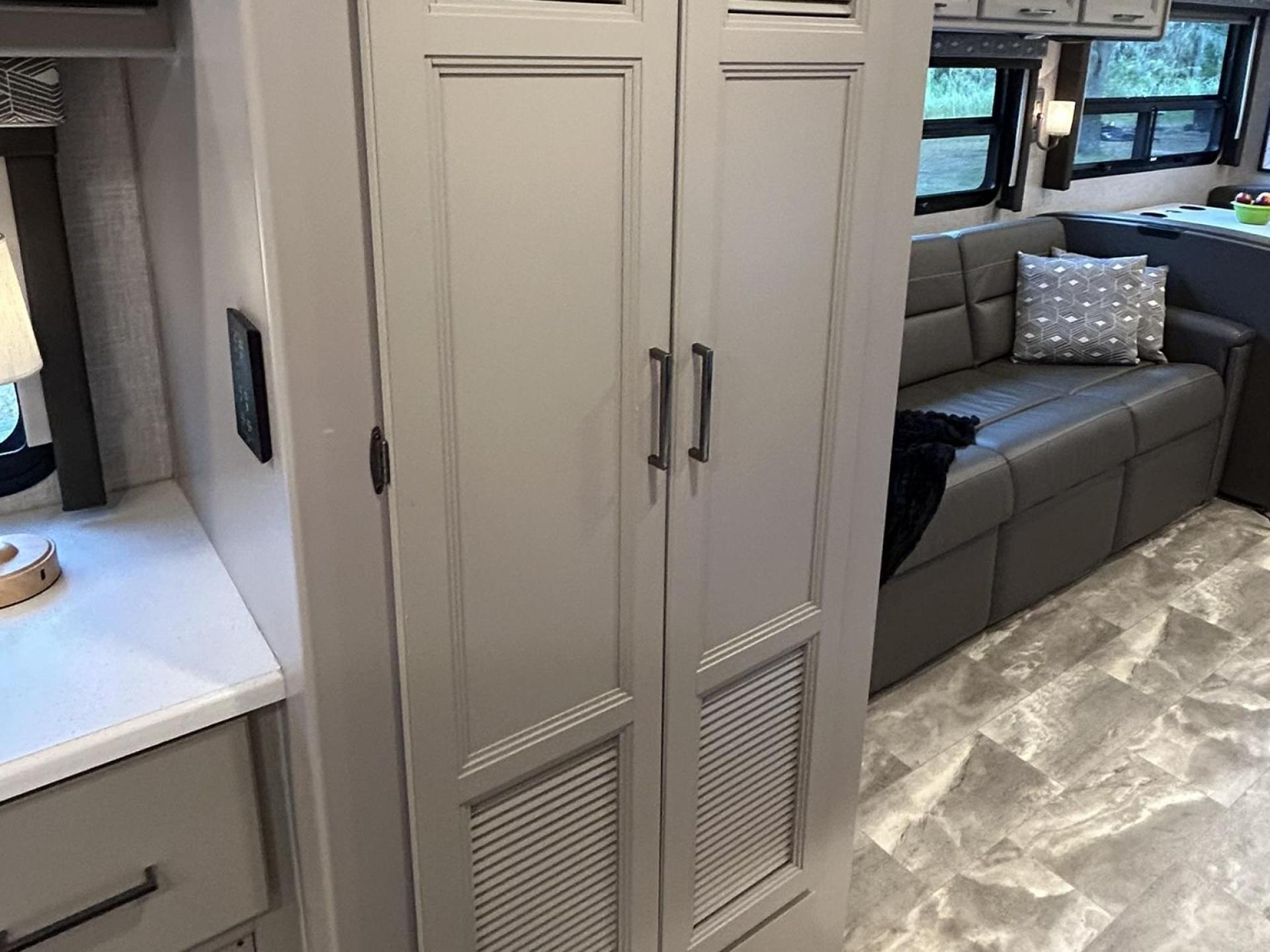 2023 THOR MOTOR COACH WINDSPORT 35M