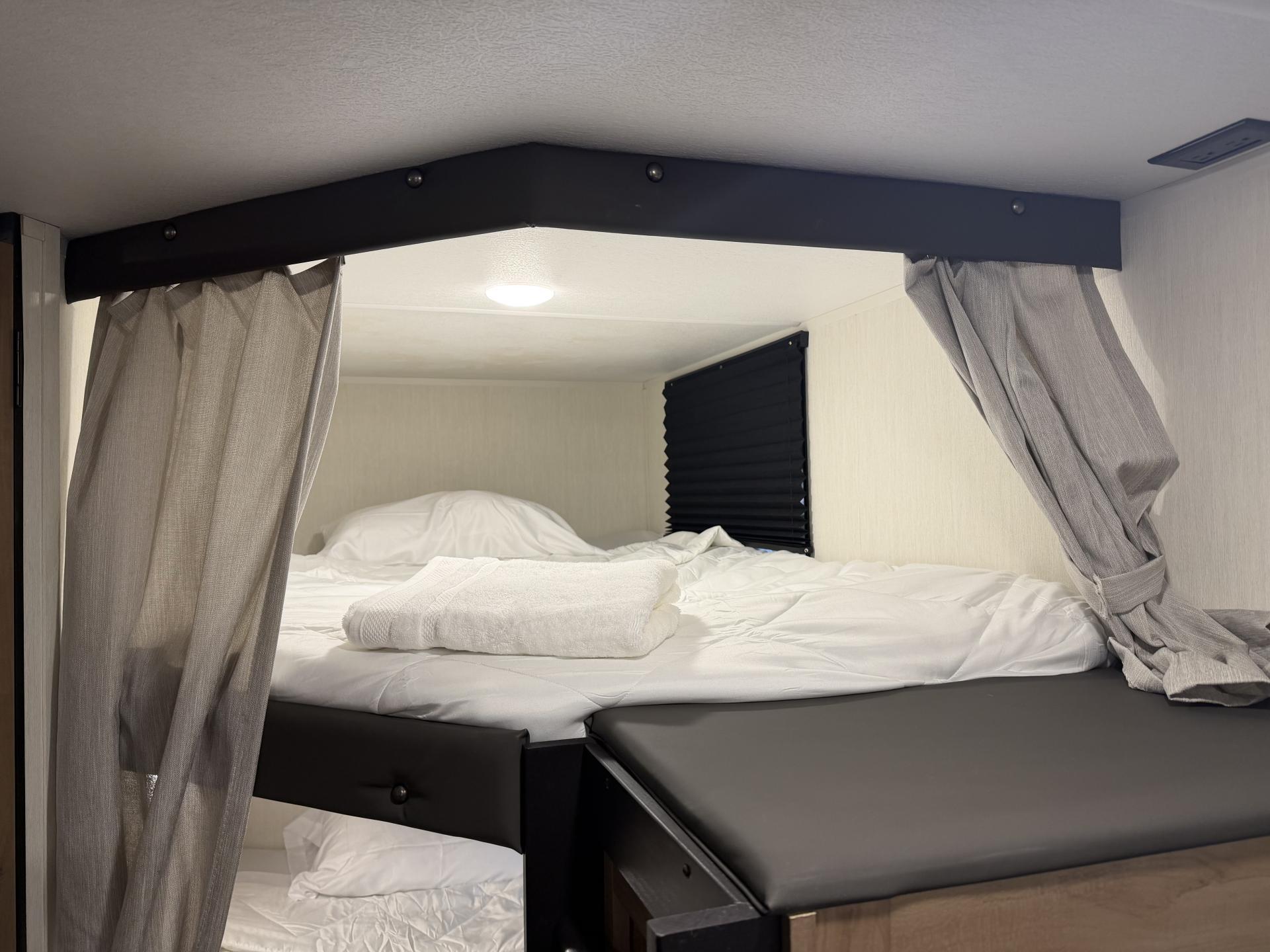 2025 FOREST RIVER CAMPSITE ULTRA 26CJL