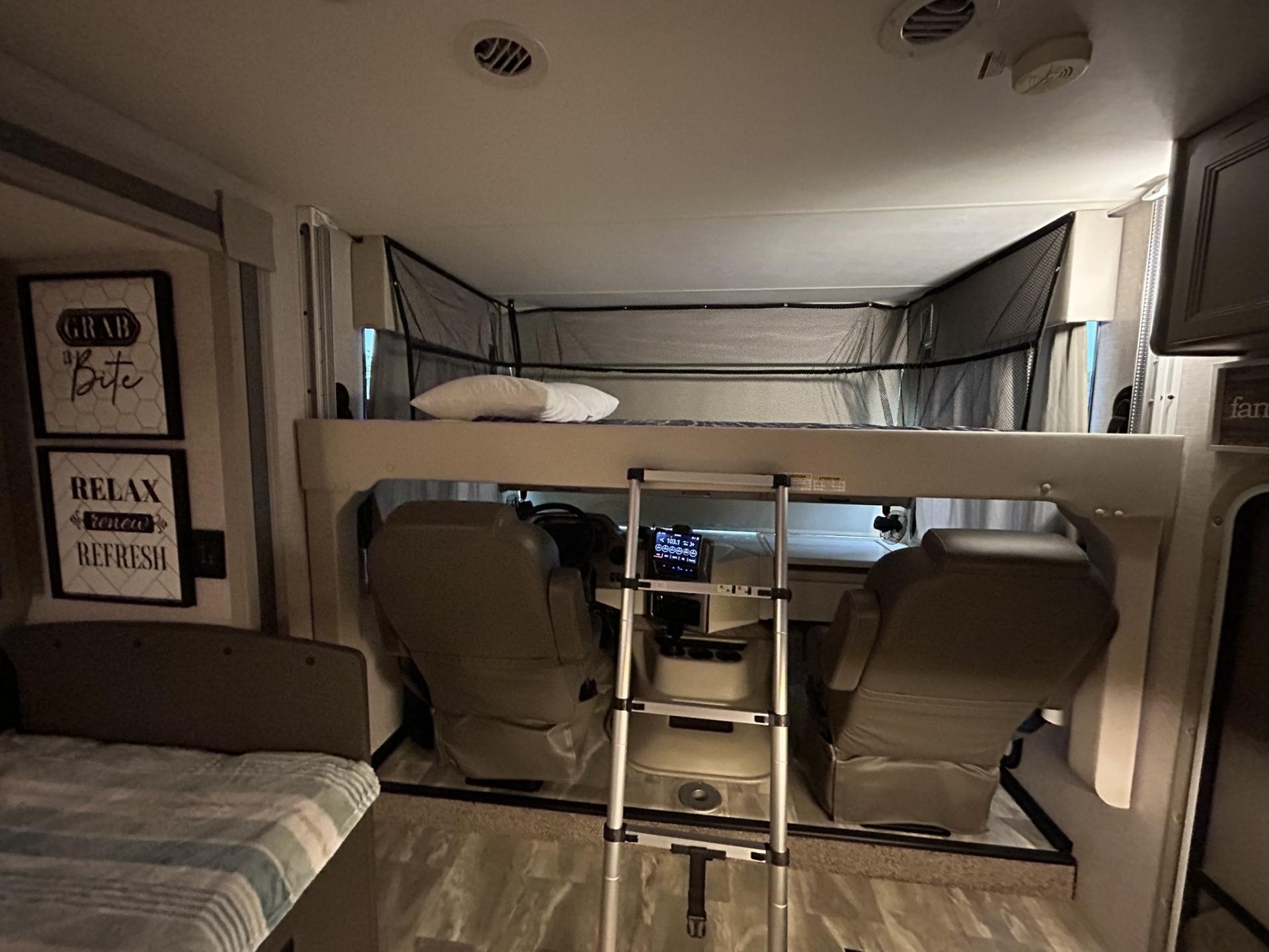 2023 THOR MOTOR COACH WINDSPORT 35M