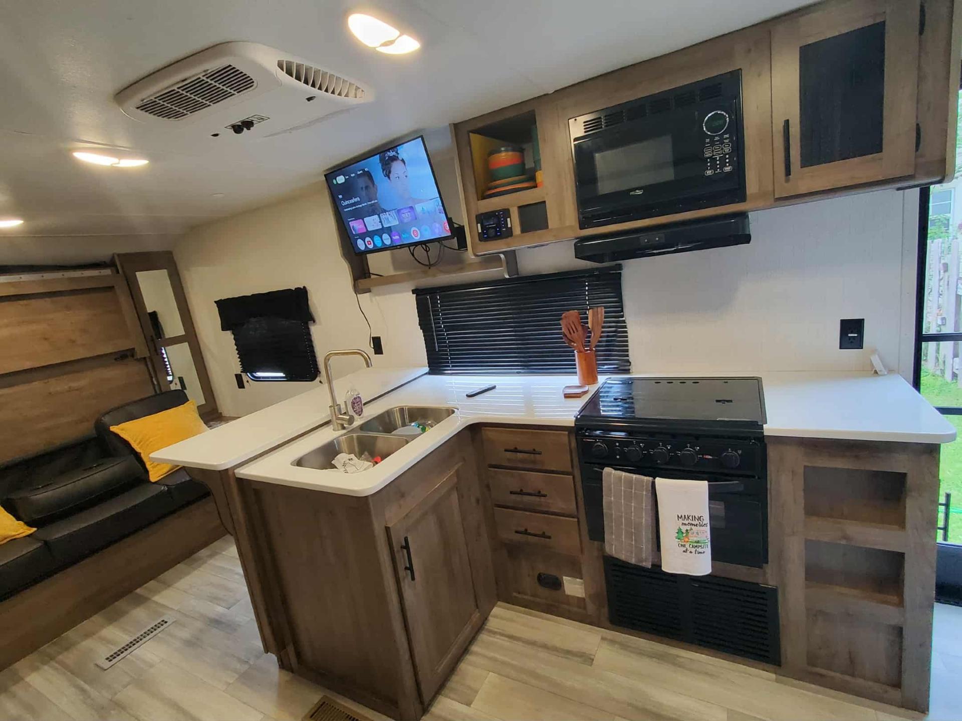 2023 HEARTLAND PIONEER RB215