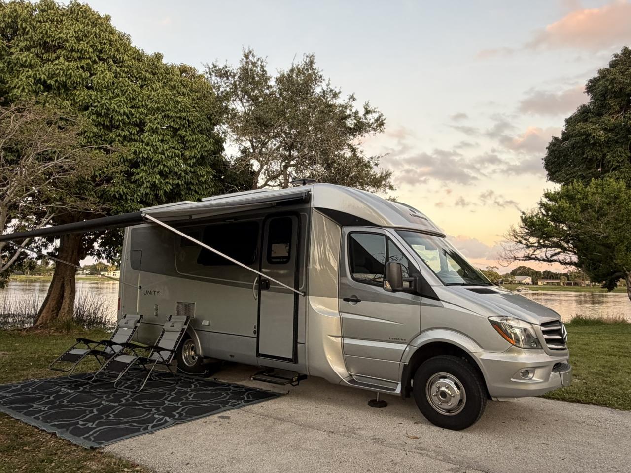 2018 LEISURE TRAVEL VANS UNITY U24MB