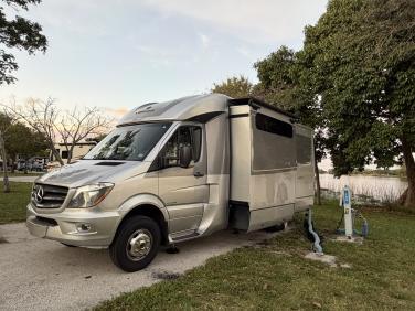2018 LEISURE TRAVEL VANS UNITY U24MB