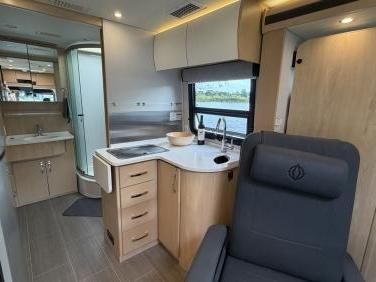 2018 LEISURE TRAVEL VANS UNITY U24MB