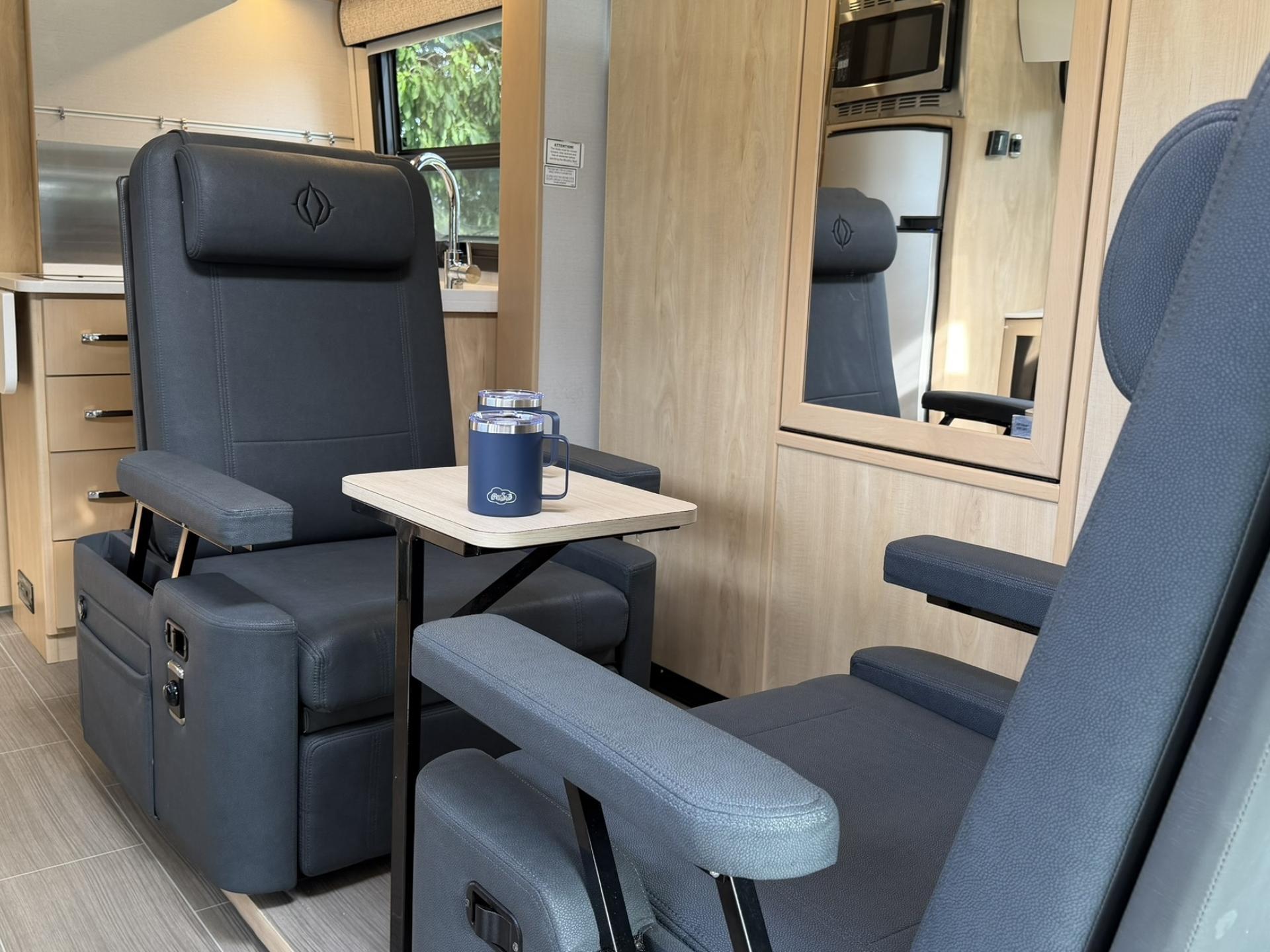 2018 LEISURE TRAVEL VANS UNITY U24MB