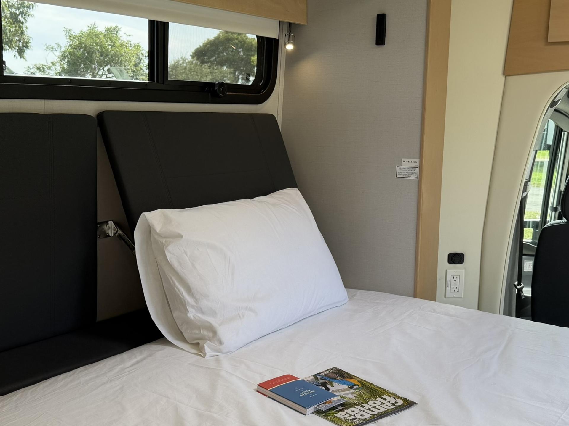 2018 LEISURE TRAVEL VANS UNITY U24MB