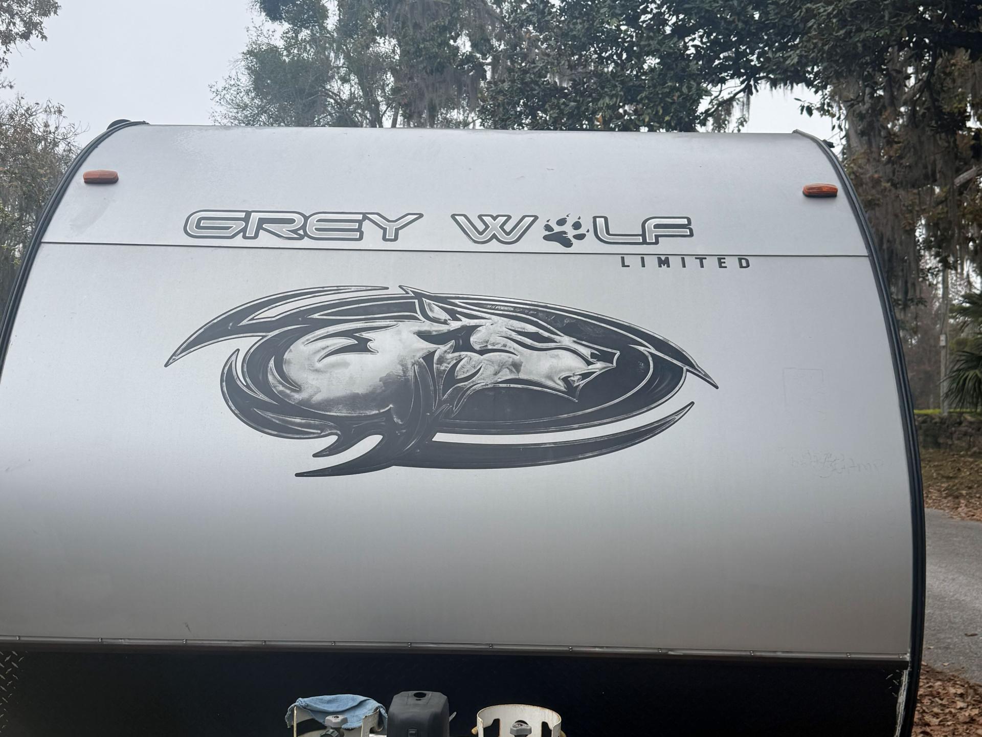 2022 FOREST RIVER GREY WOLF 26DJSE