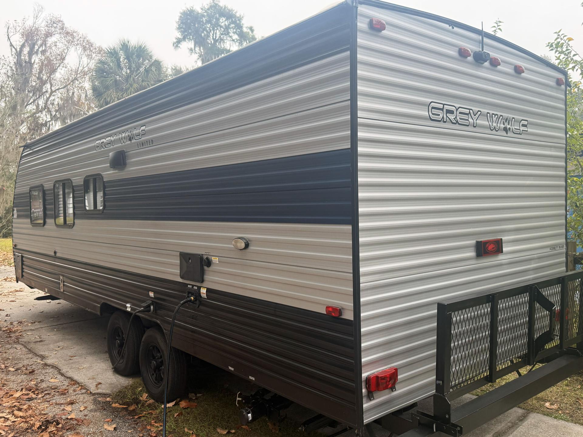 2022 FOREST RIVER GREY WOLF 26DJSE