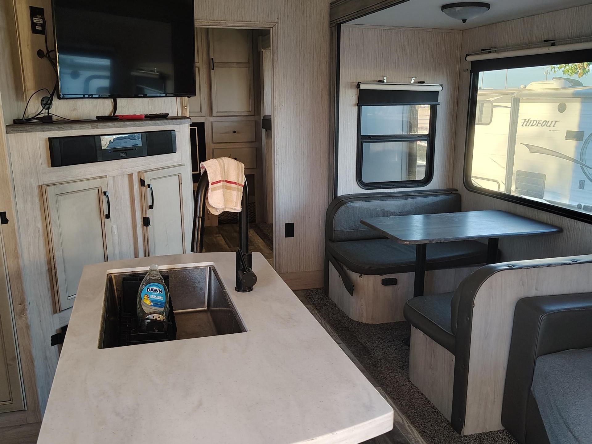 2022 FOREST RIVER SANDPIPER LUXURY 384QBOK