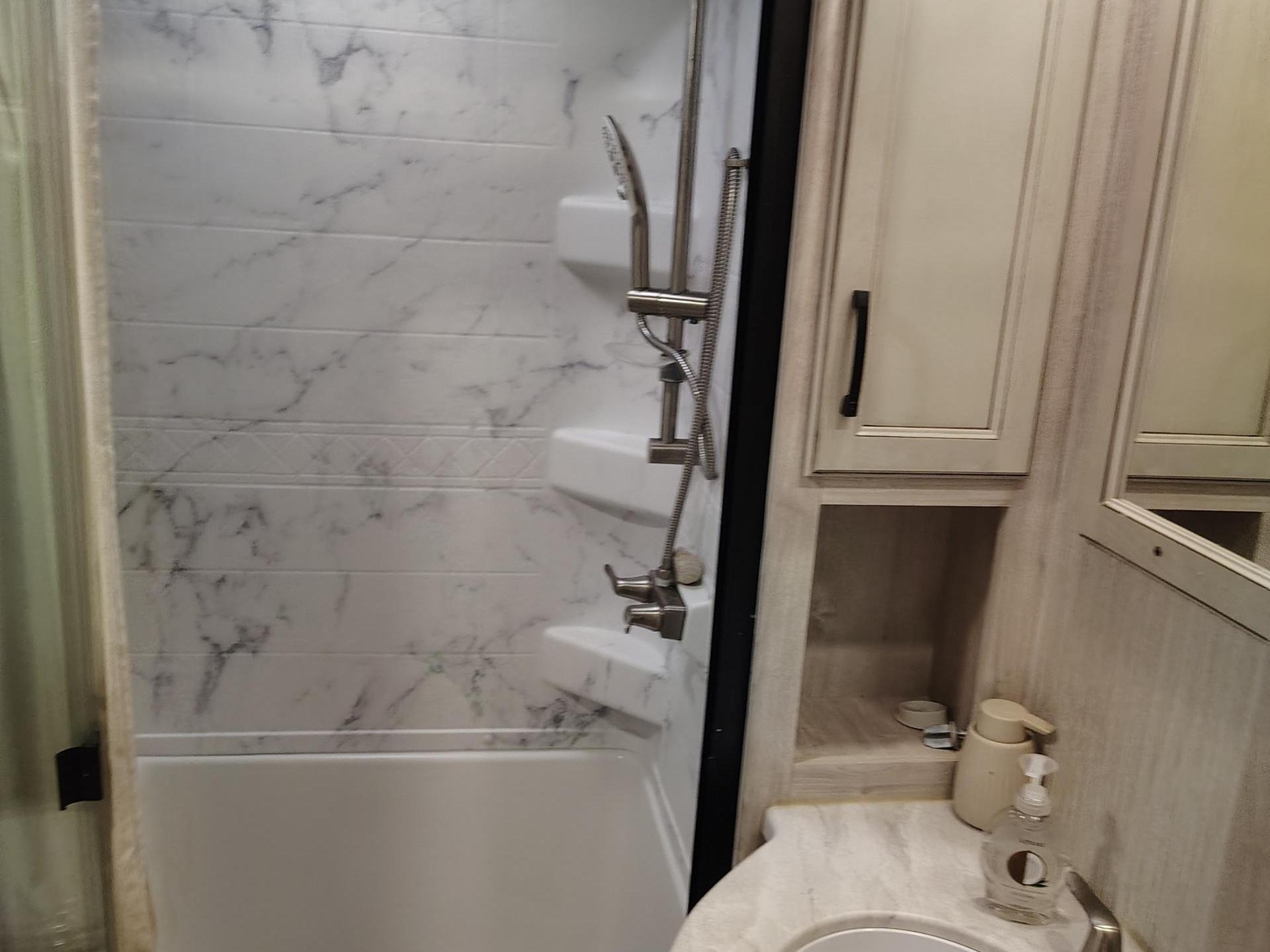 2022 FOREST RIVER SANDPIPER LUXURY 384QBOK