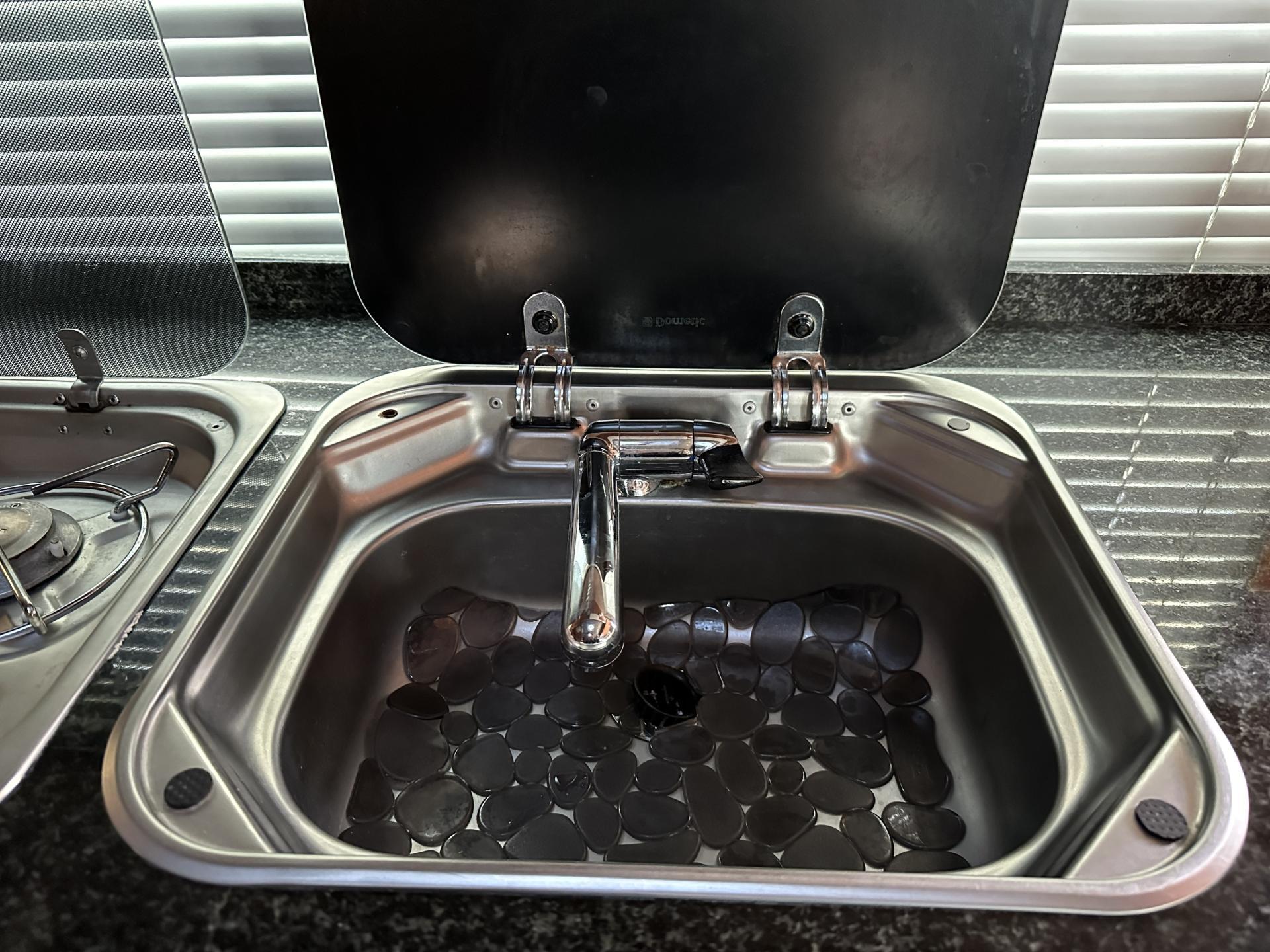 2016 ROADTREK SS AGILE