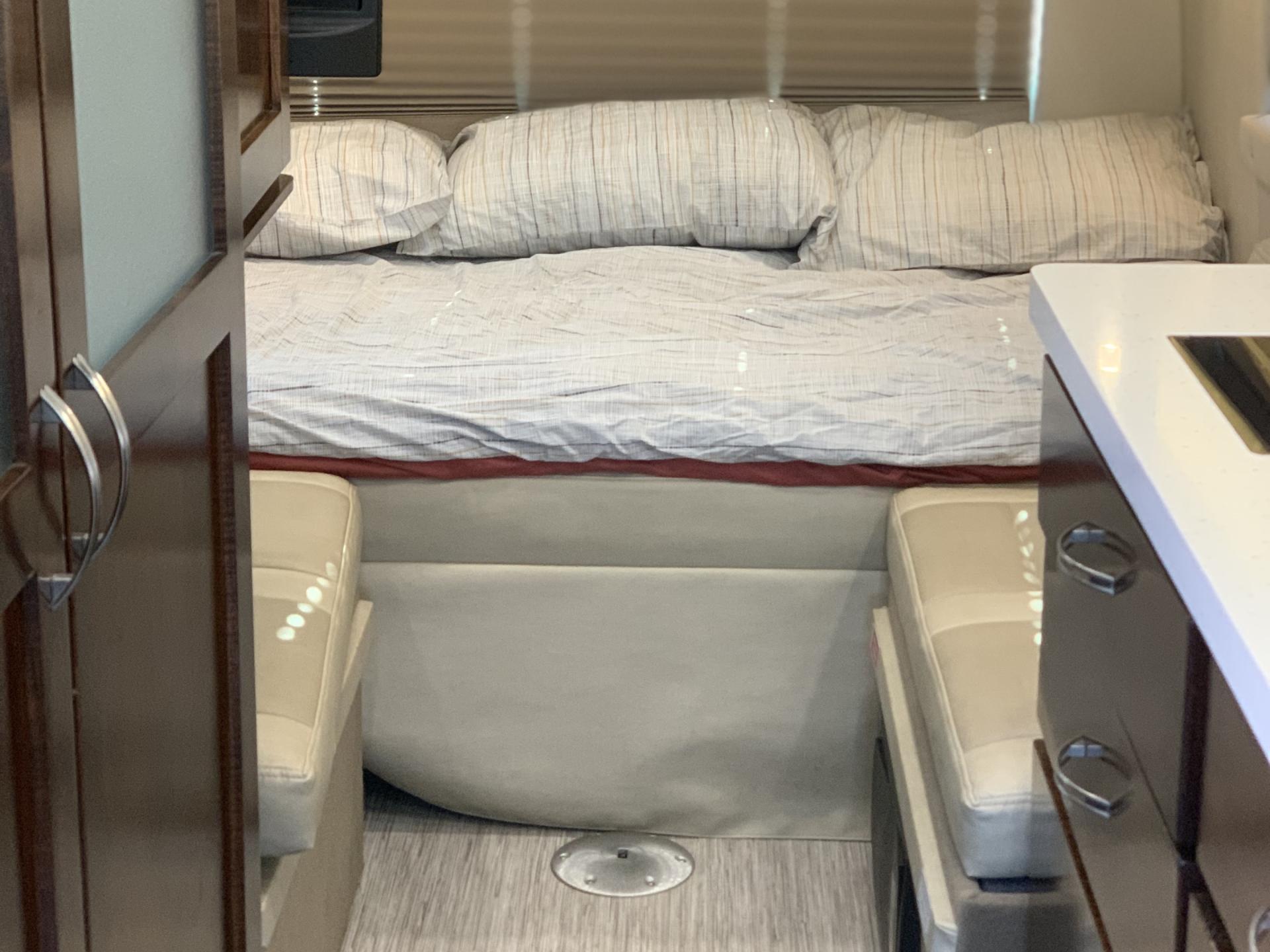 2020 COACHMEN GALLERIA 24T LI3