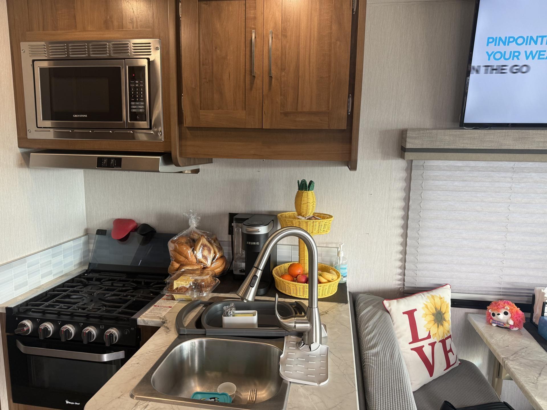 2021 COACHMEN PURSUIT 27XPS