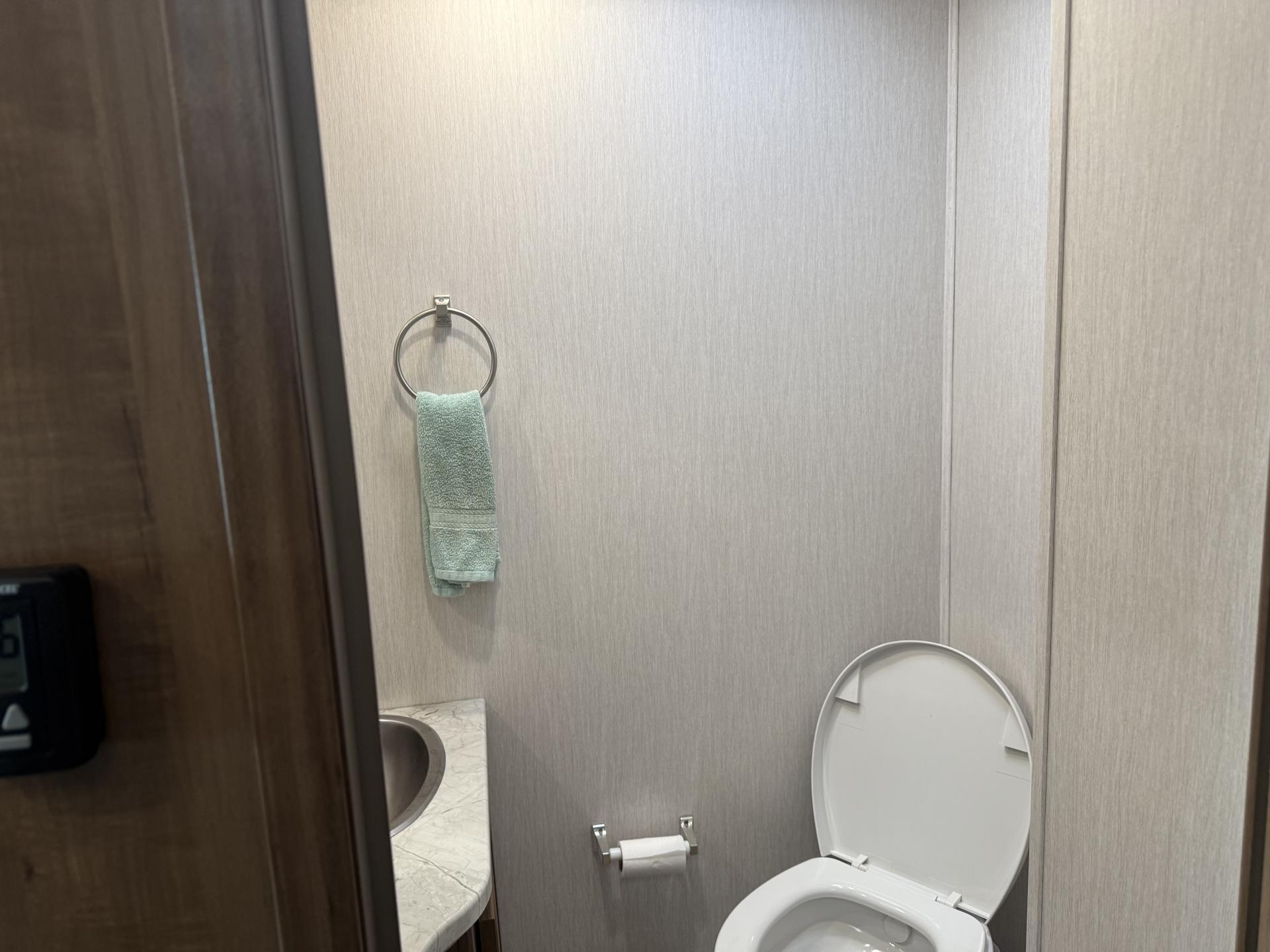 2021 COACHMEN PURSUIT 27XPS