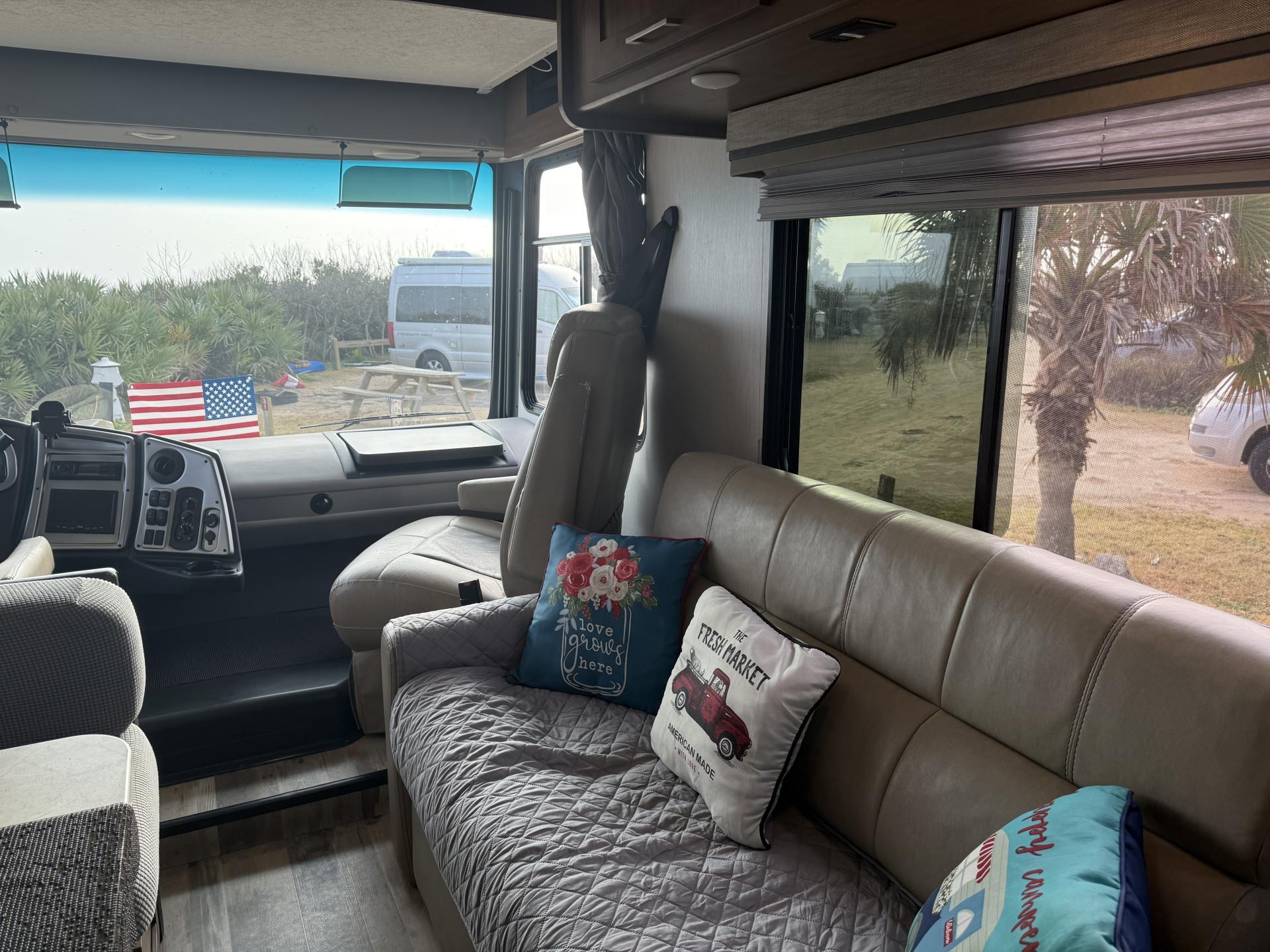2021 COACHMEN PURSUIT 27XPS