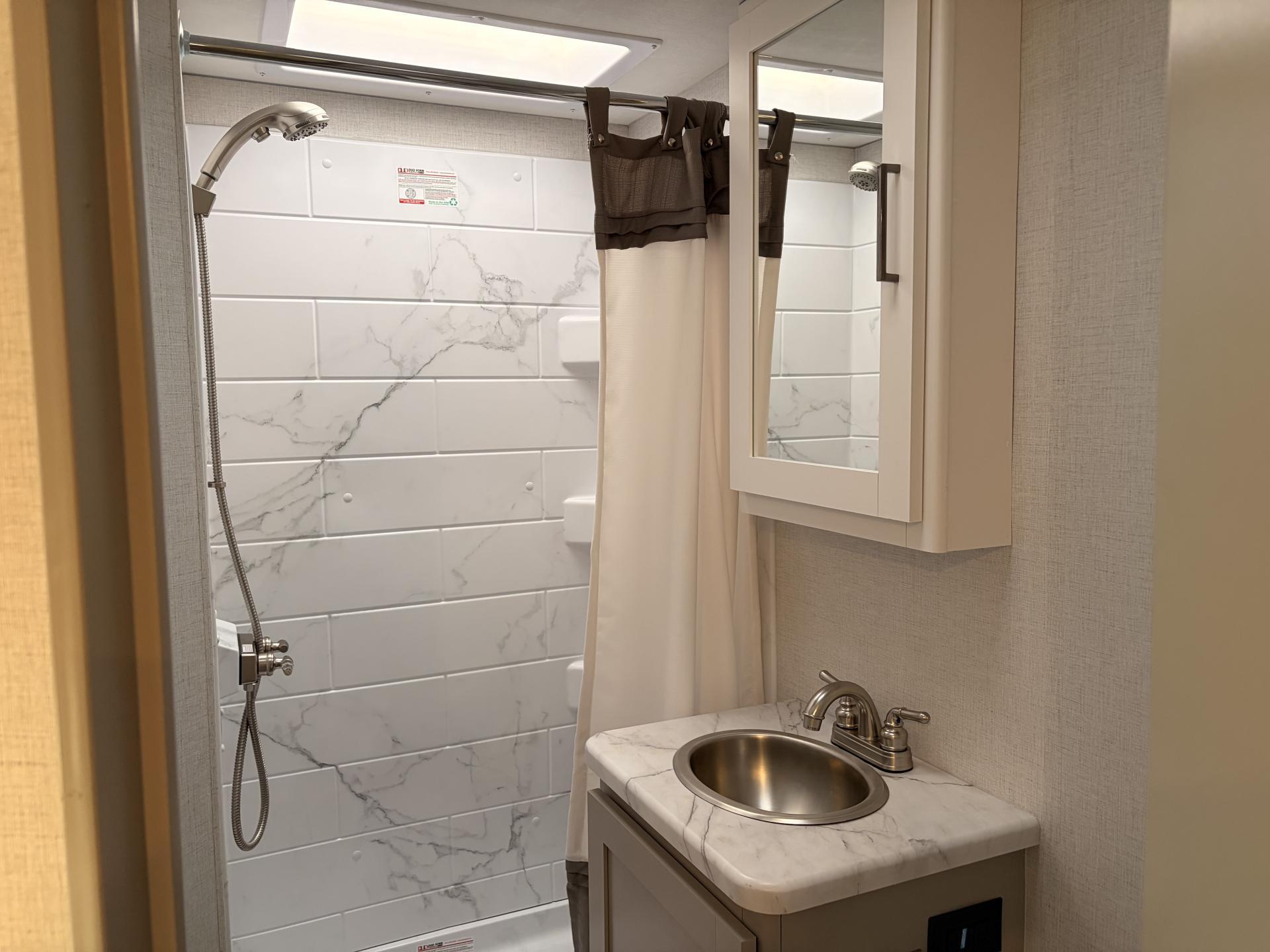 2026 THOR MOTOR COACH GENEVA 21VTF