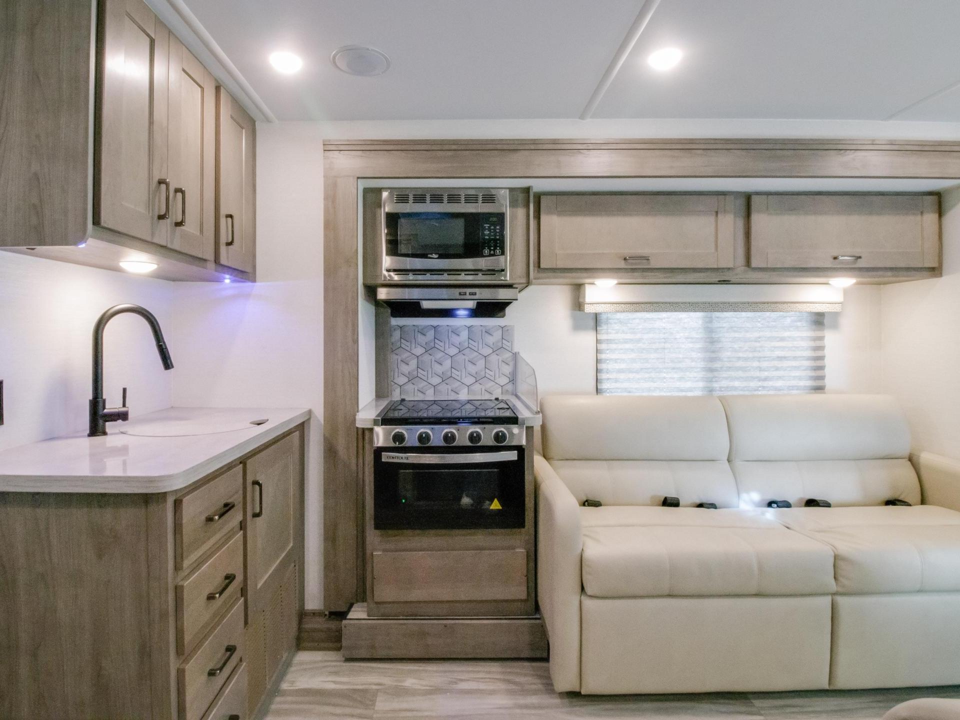 2026 GULF STREAM CONQUEST 63111C