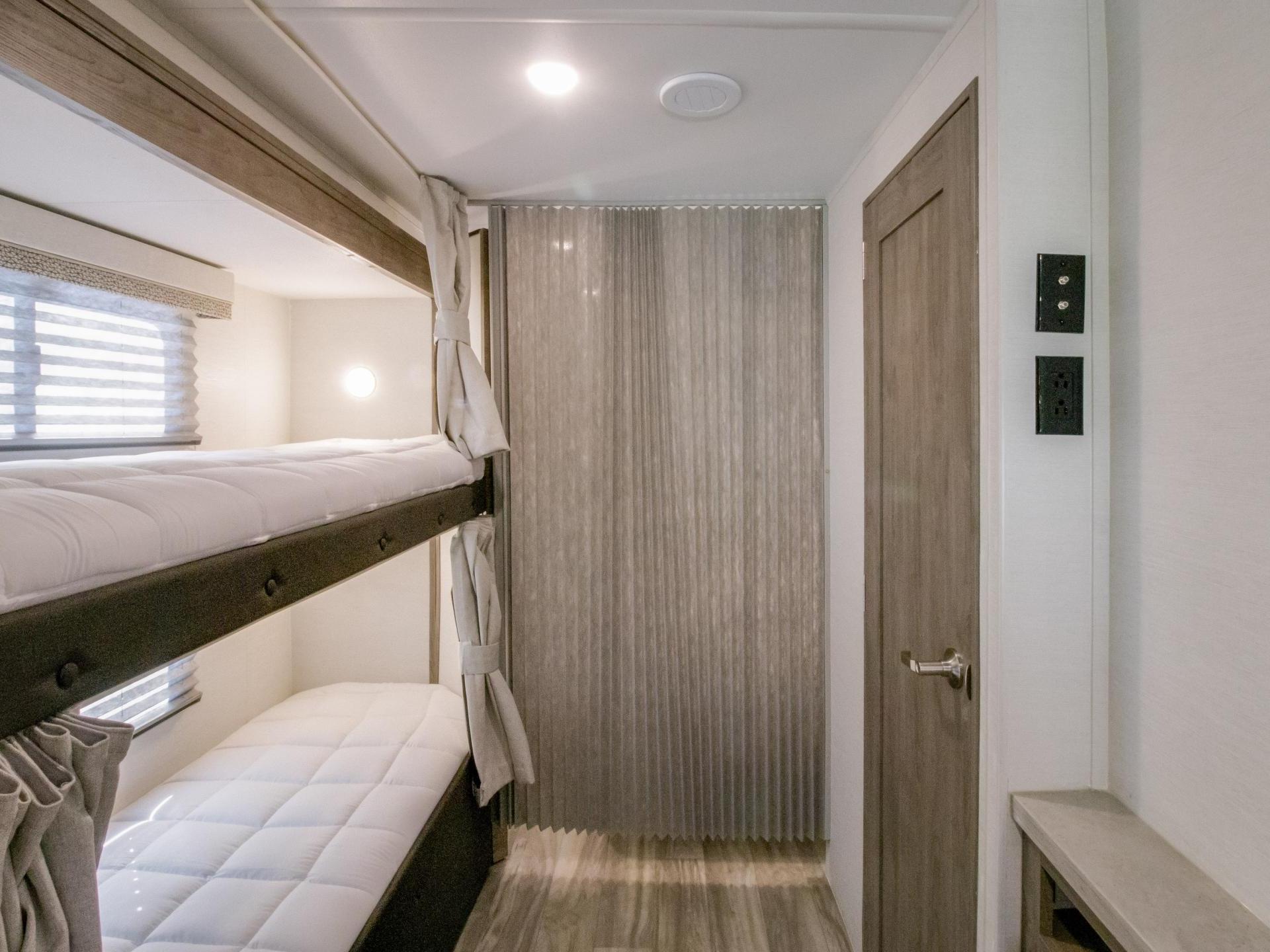 2026 GULF STREAM CONQUEST 63111C