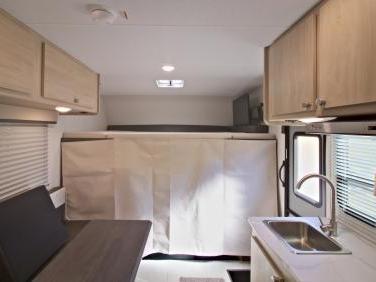2025 COACHMEN LEPRECHAUN 210QSS