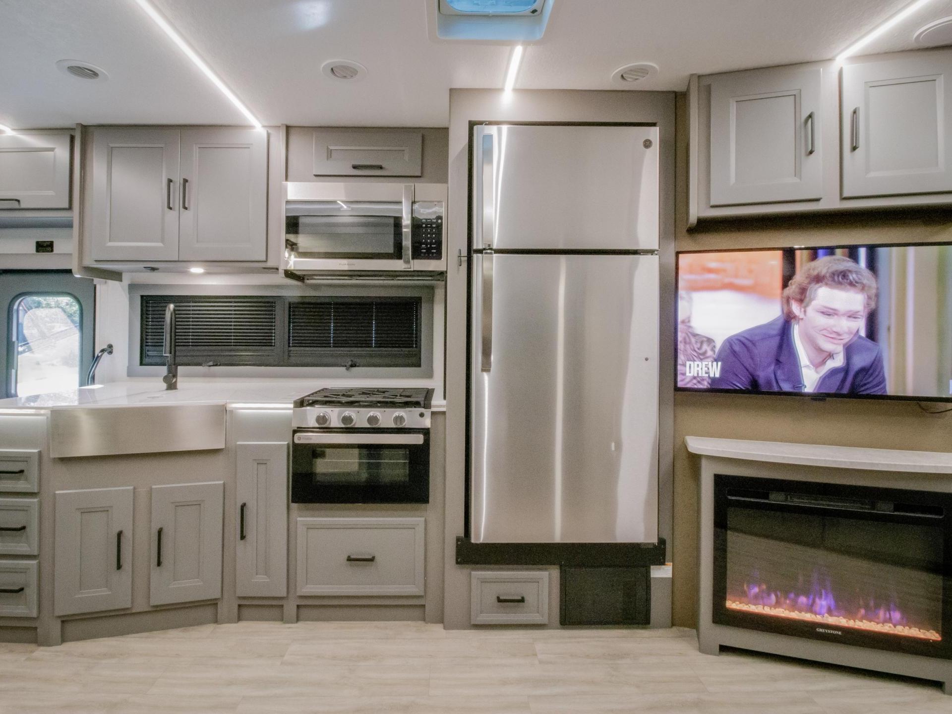 2026 COACHMEN MIRADA 35ES