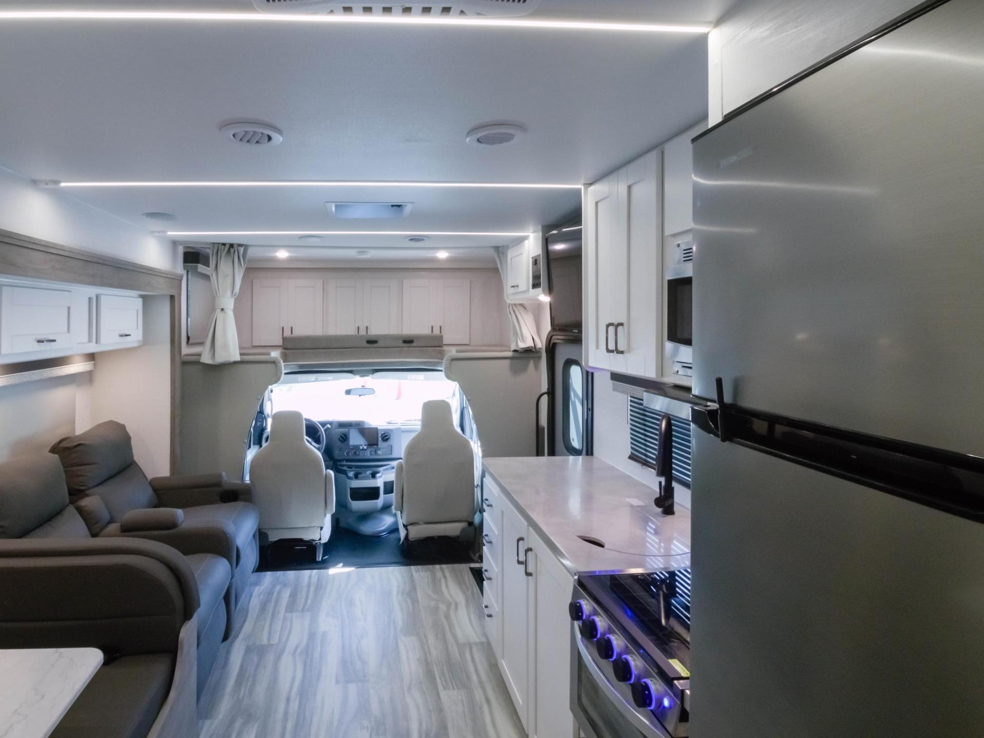 2024 GULF STREAM CONQUEST 6320D