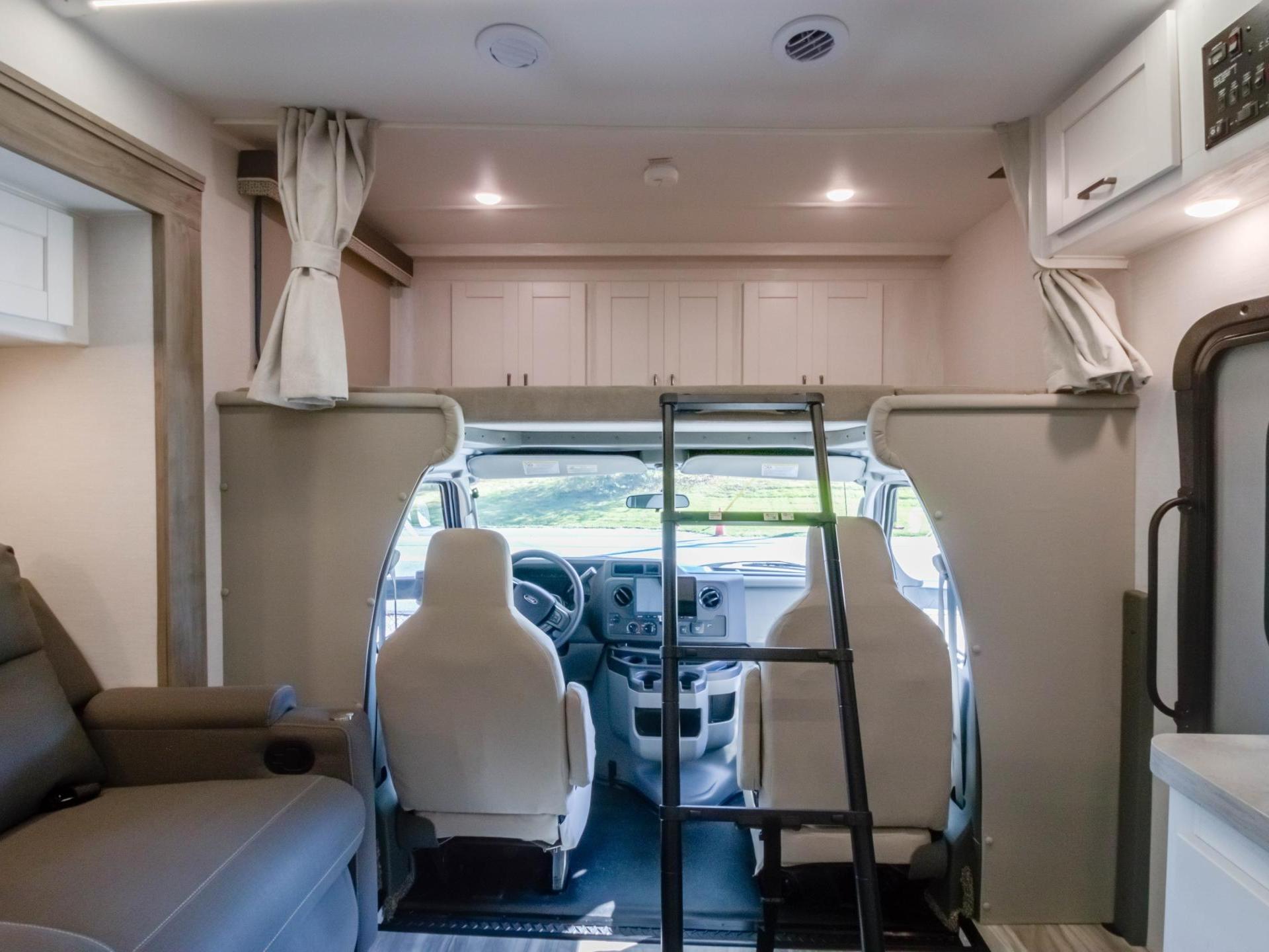 2024 GULF STREAM CONQUEST 6320D