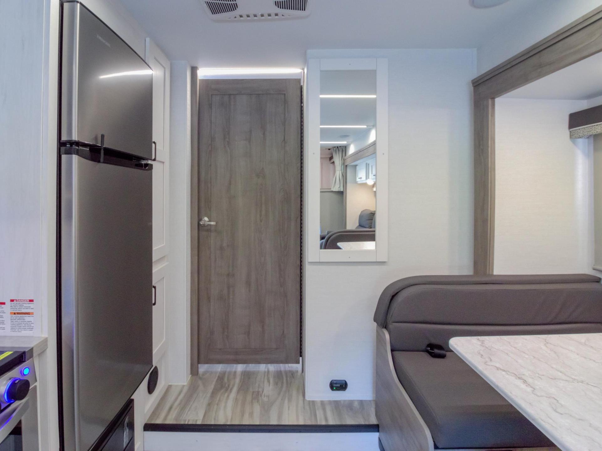 2024 GULF STREAM CONQUEST 6320D