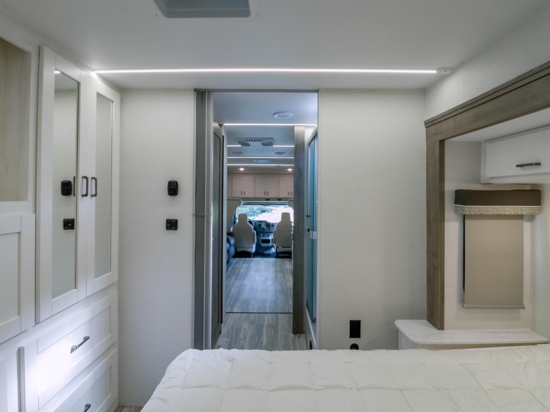 2024 GULF STREAM CONQUEST 6320D