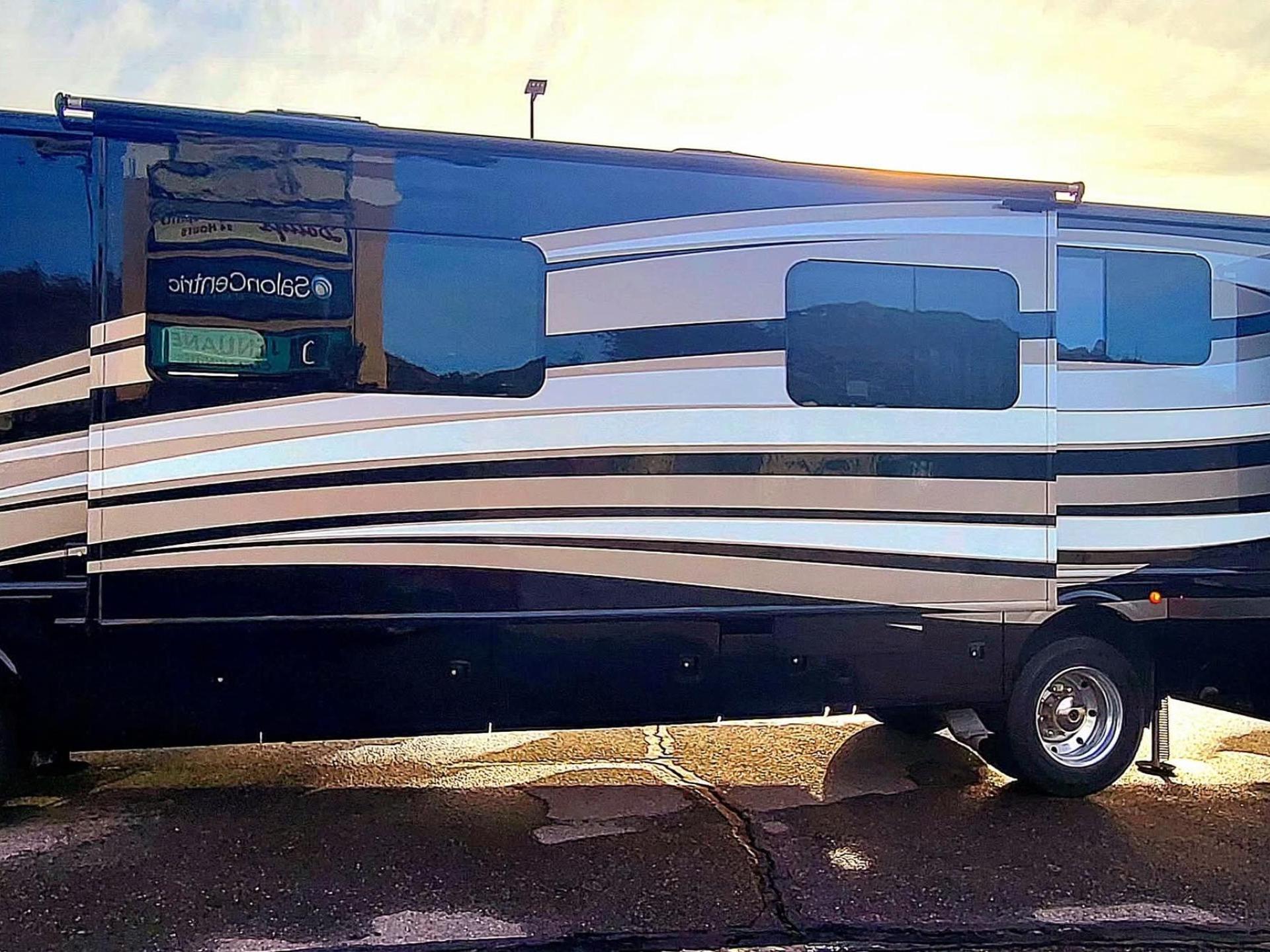 2017 FLEETWOOD BOUNDER 36X