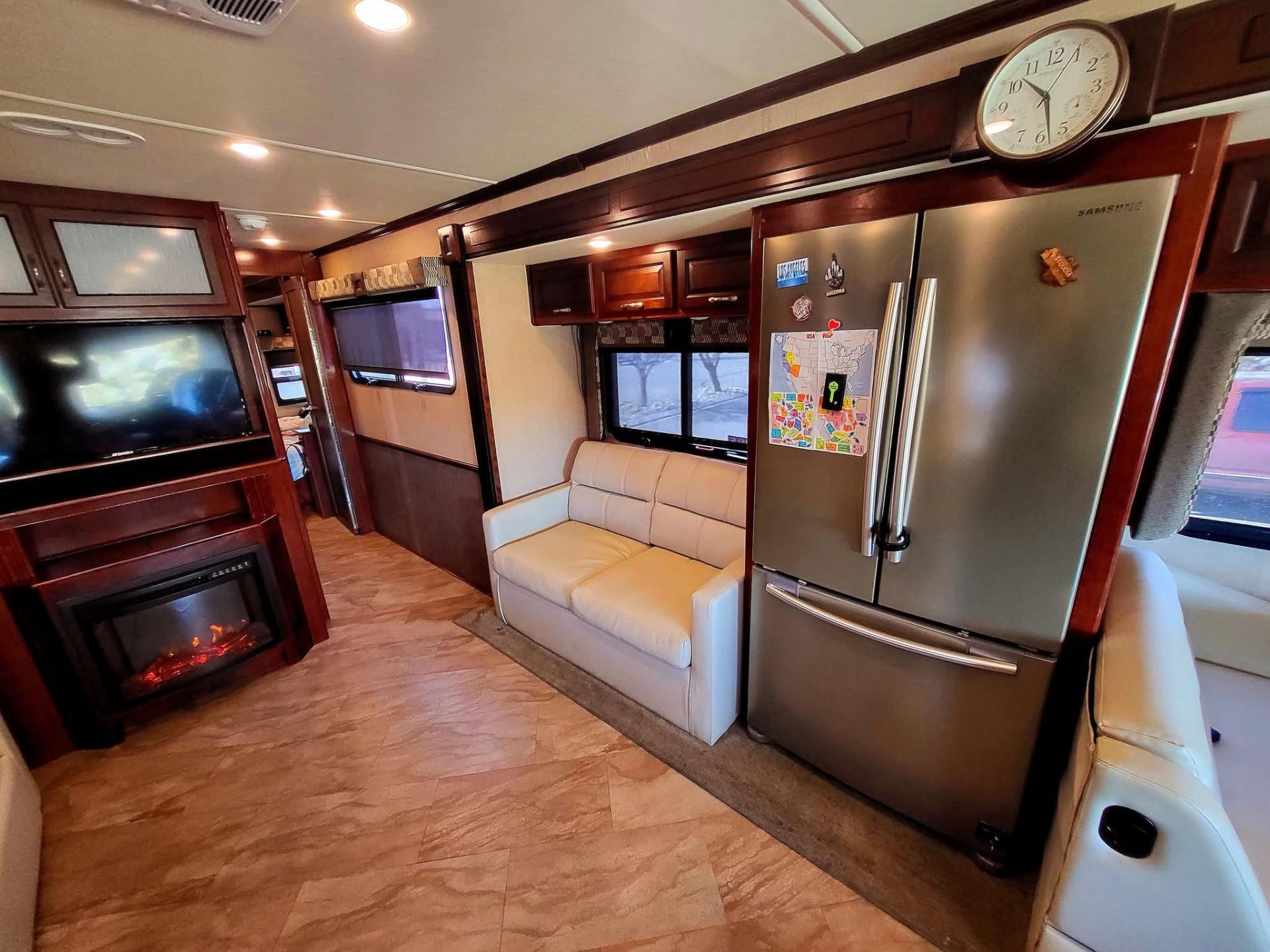 2017 FLEETWOOD BOUNDER 36X