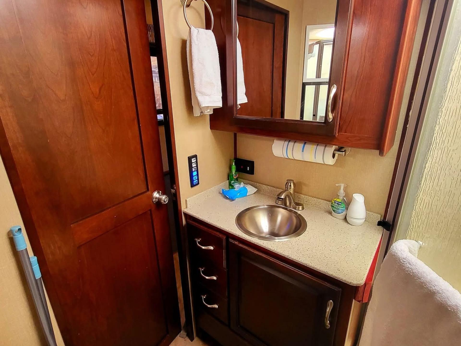 2017 FLEETWOOD BOUNDER 36X