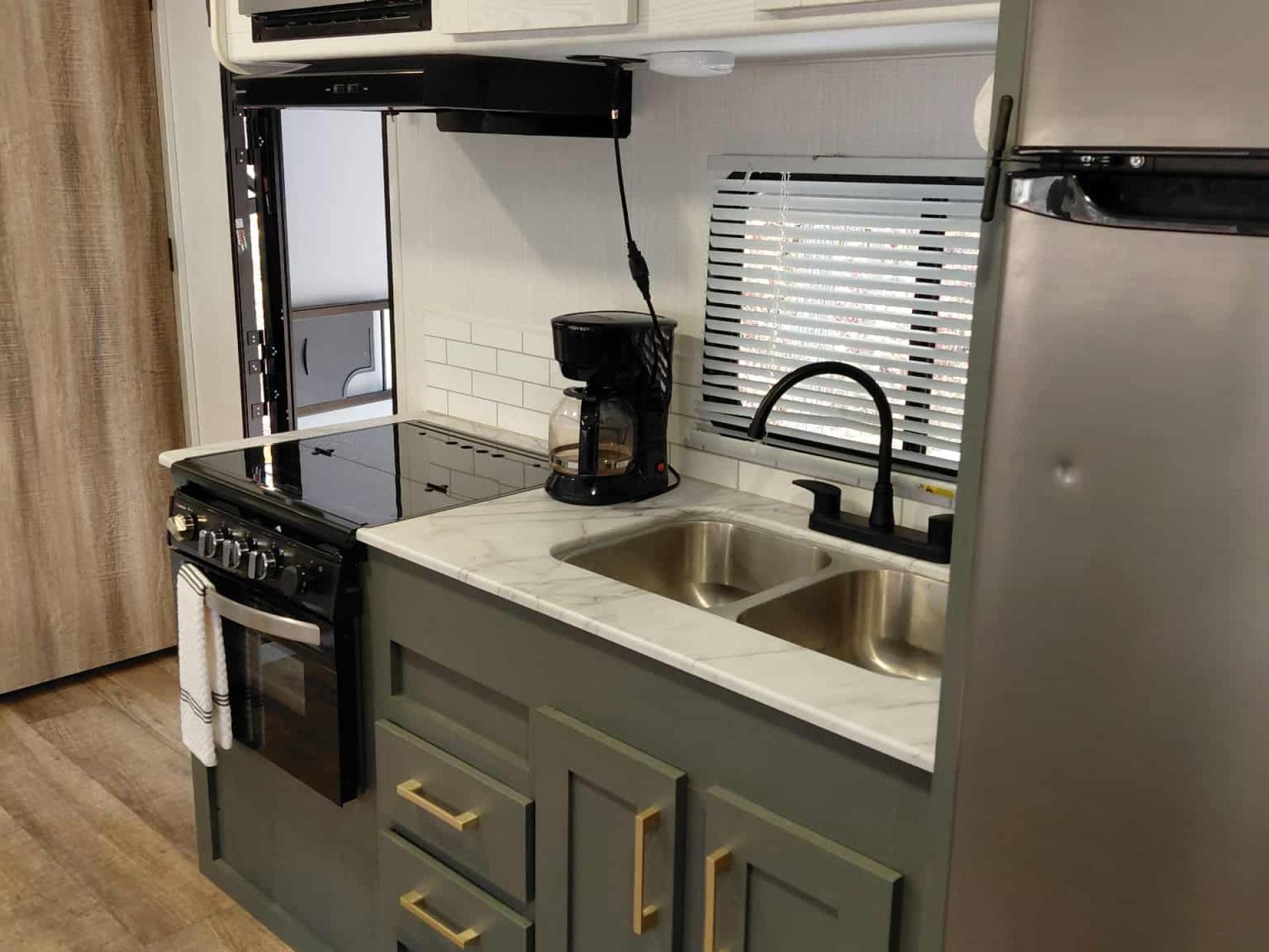 2024 HEARTLAND EDDIE BAUER 261BH-C