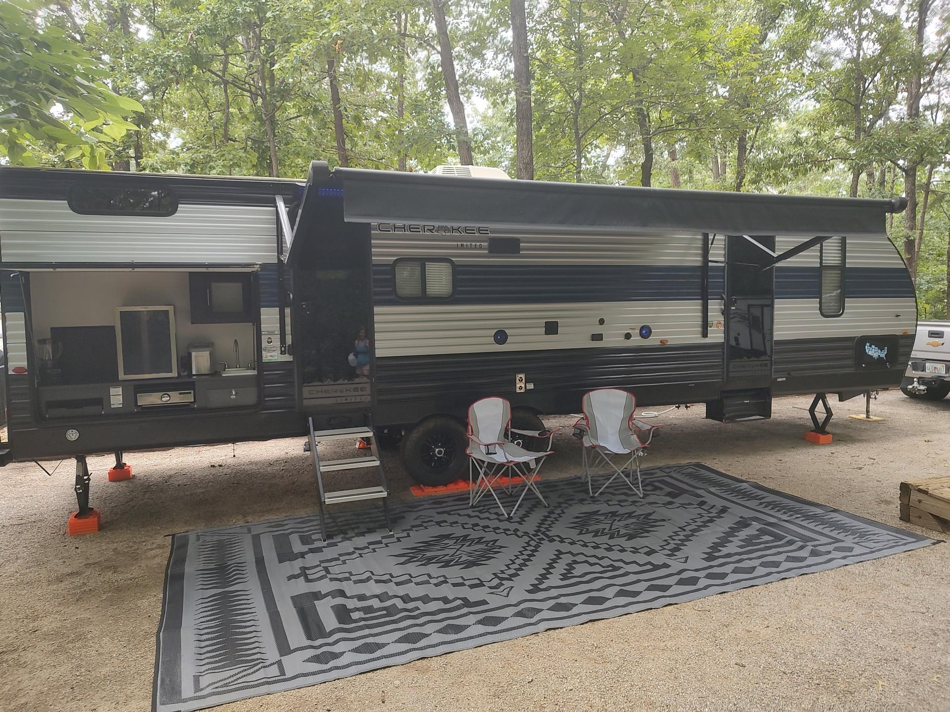 2022 FOREST RIVER CHEROKEE 294GEBG