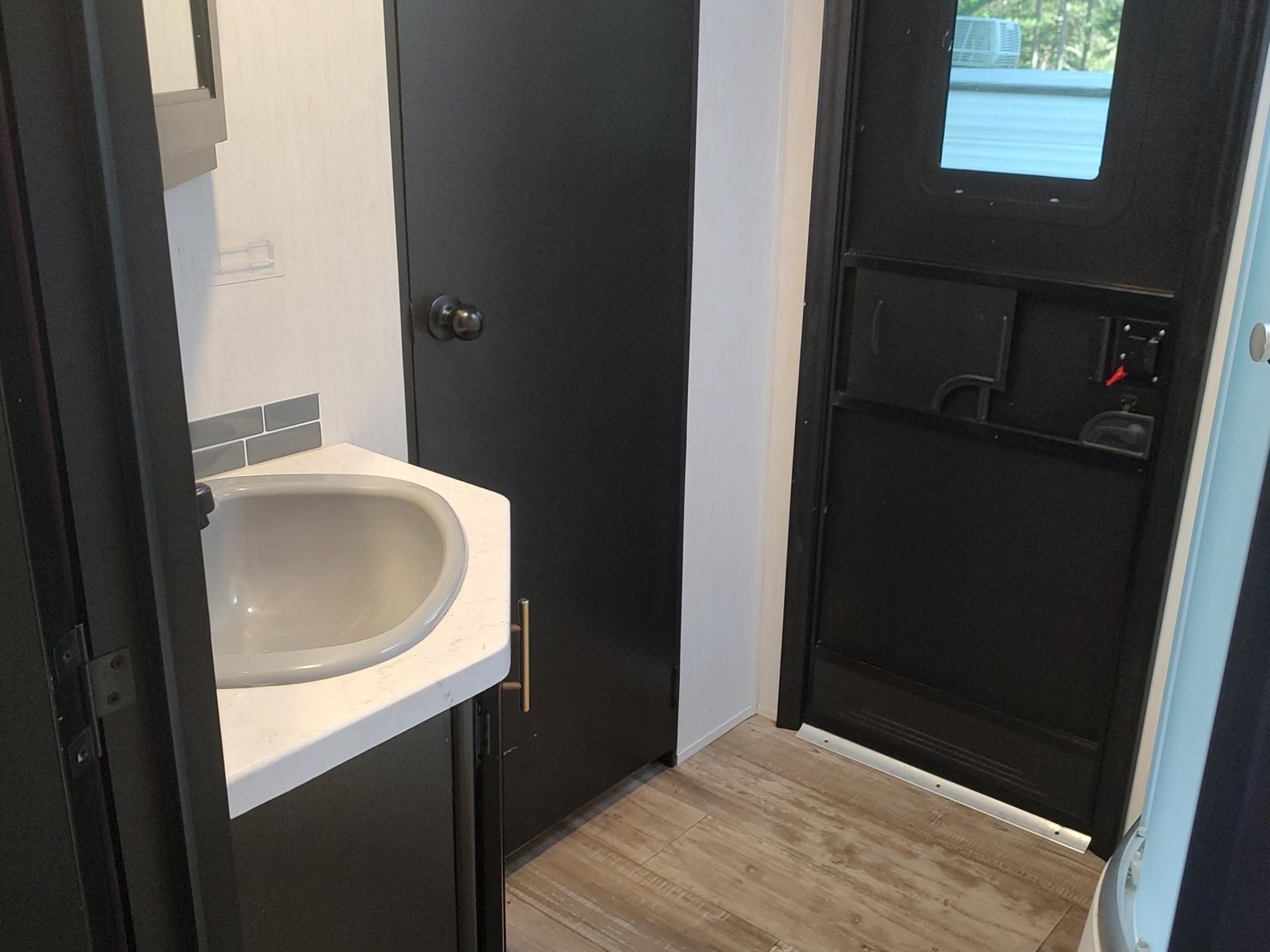 2022 FOREST RIVER CHEROKEE 294GEBG