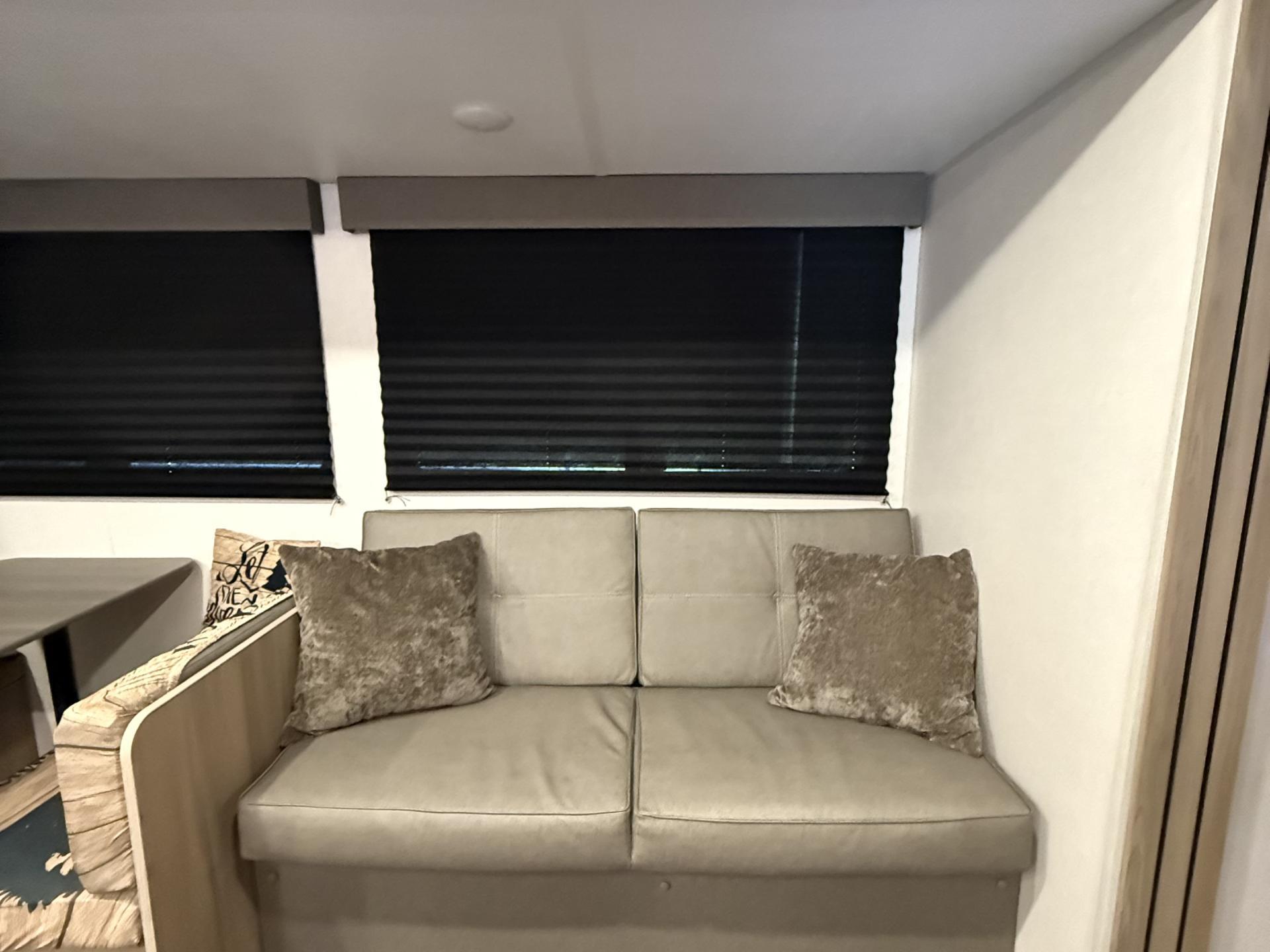 2025 KEYSTONE COLEMAN LANTERN 28BHS