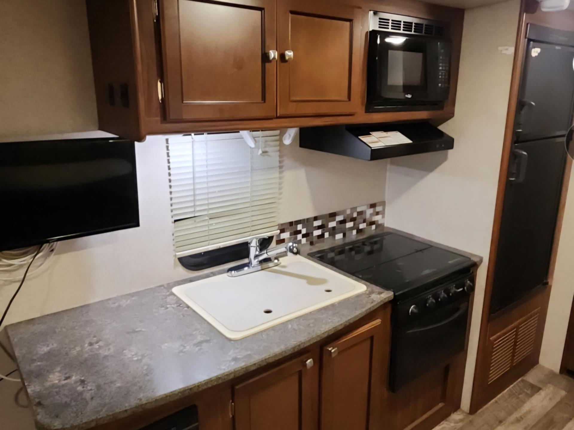 2017 HEARTLAND WILDERNESS 2450FB