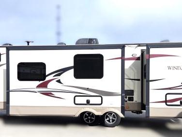 2018 FOREST RIVER ROCKWOOD WINDJAMMER 3006WK