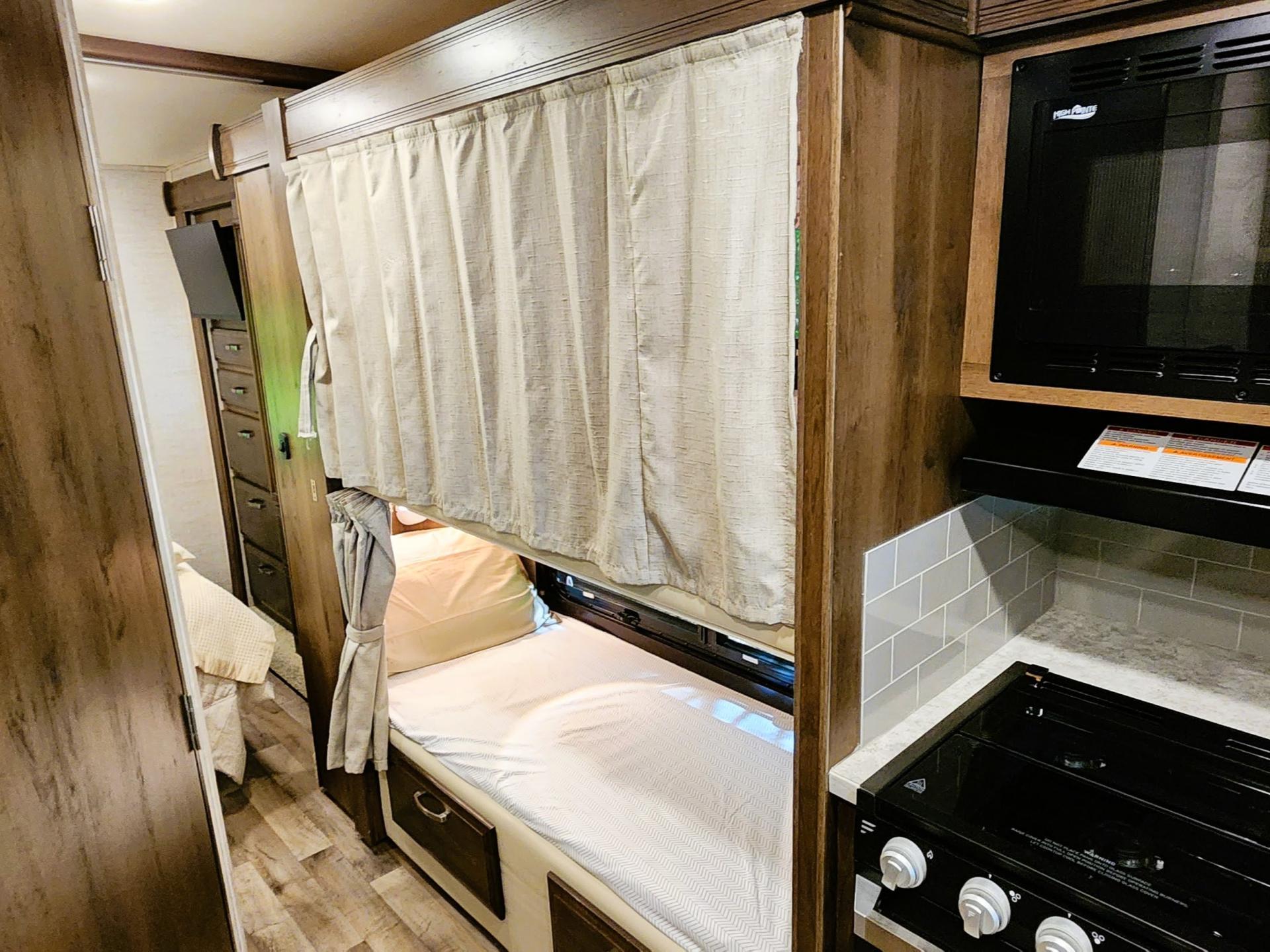 2021 JAYCO REDHAWK 31F