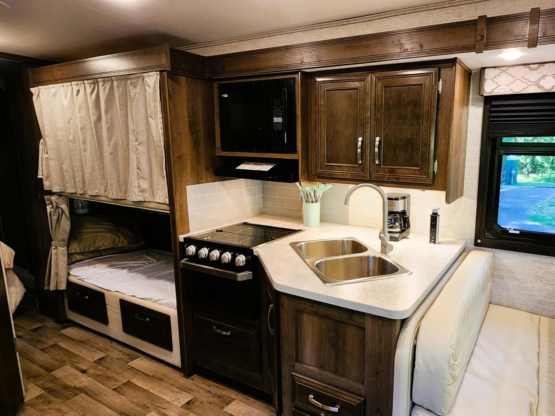 2021 JAYCO REDHAWK 31F
