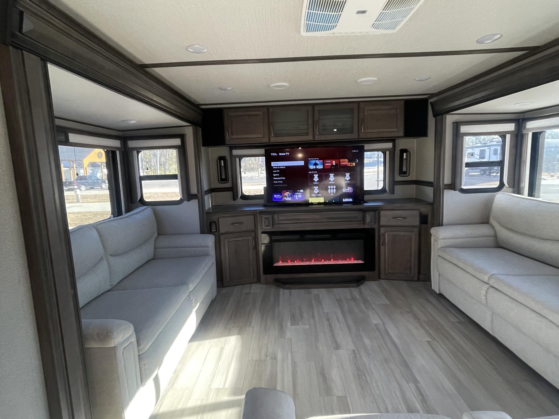 2022 GRAND DESIGN SOLITUDE 375RES