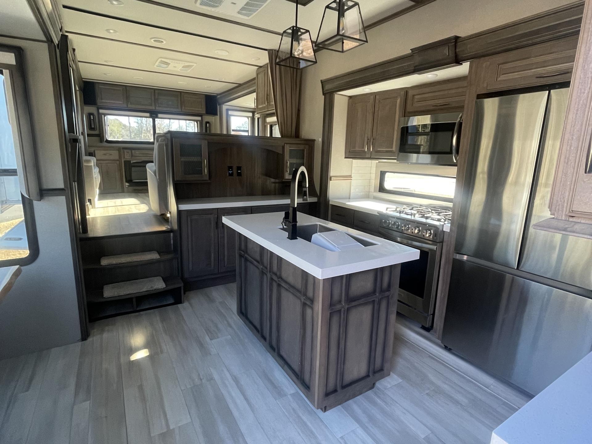 2022 GRAND DESIGN SOLITUDE 375RES