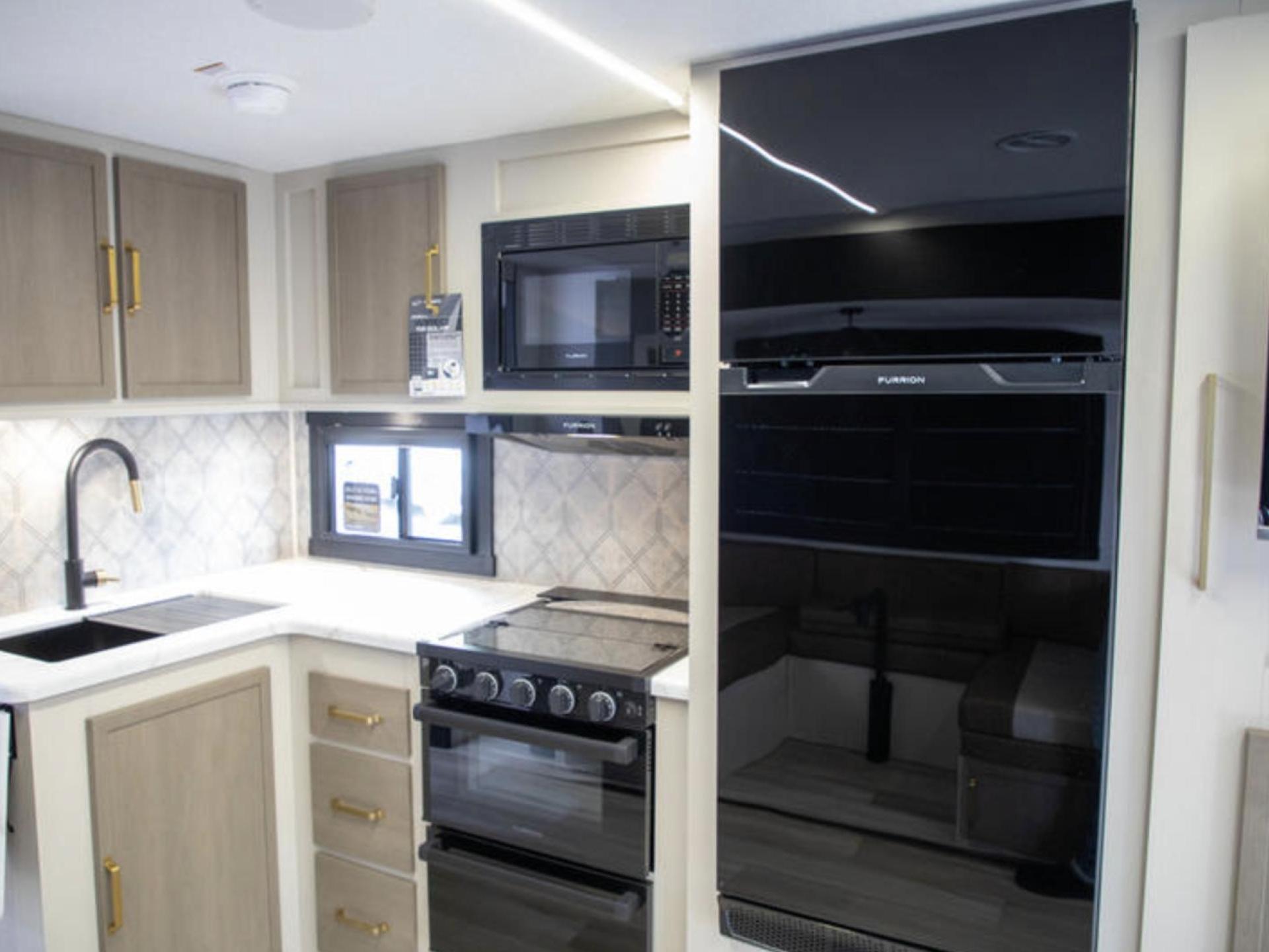 2025 FOREST RIVER WILDWOOD HERITAGE GLEN 29XBHL