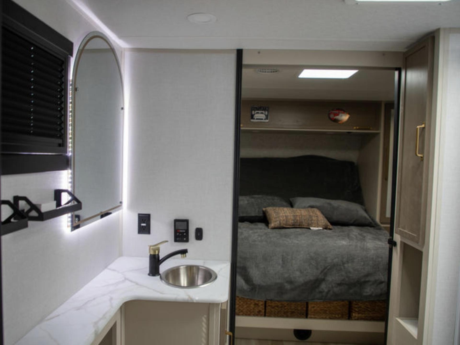 2025 FOREST RIVER WILDWOOD HERITAGE GLEN 29XBHL