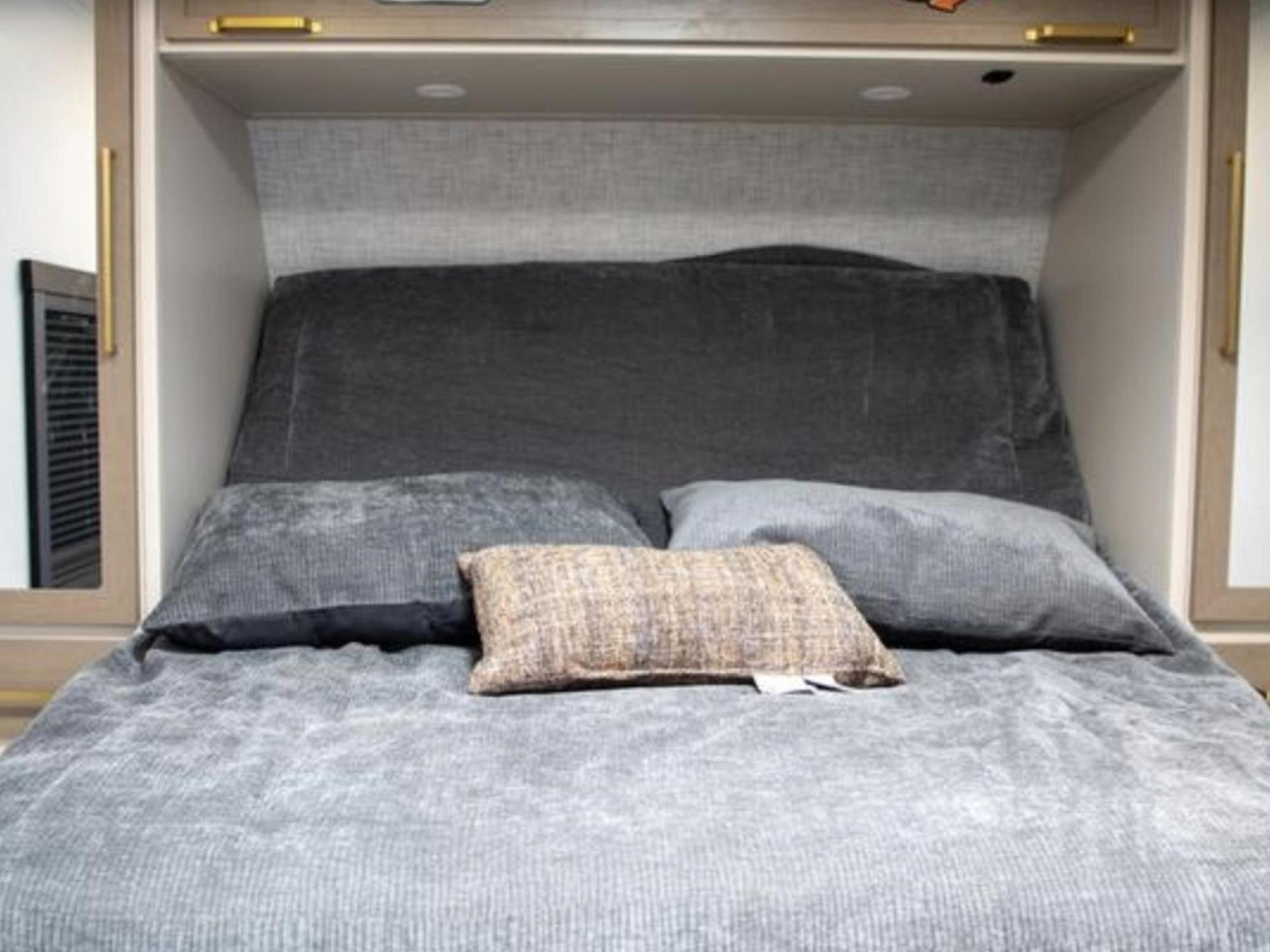 2025 FOREST RIVER WILDWOOD HERITAGE GLEN 29XBHL